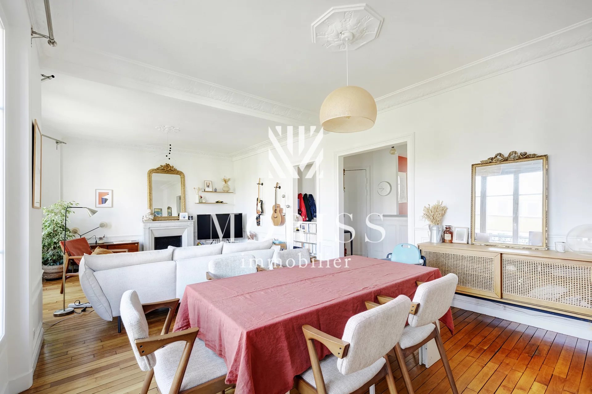 APPARTEMENT FAMILIAL DE 4 PIÈCES – 92 M² – ÉTAGE ÉLEVÉ – TRAVERS - Image Array