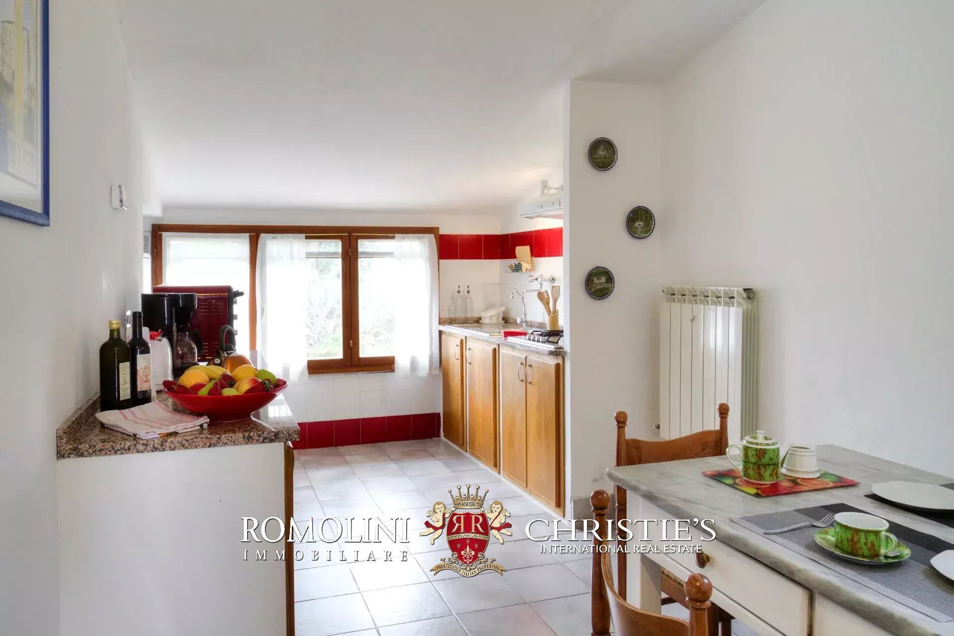 18 Bedroom Vineyard's Image 76
