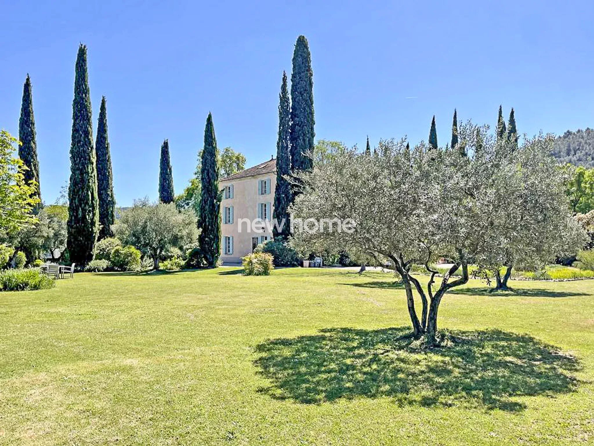Demeure d'exception à Salernes : 7 chambres, ascenseur et parc de 5 800 m²
