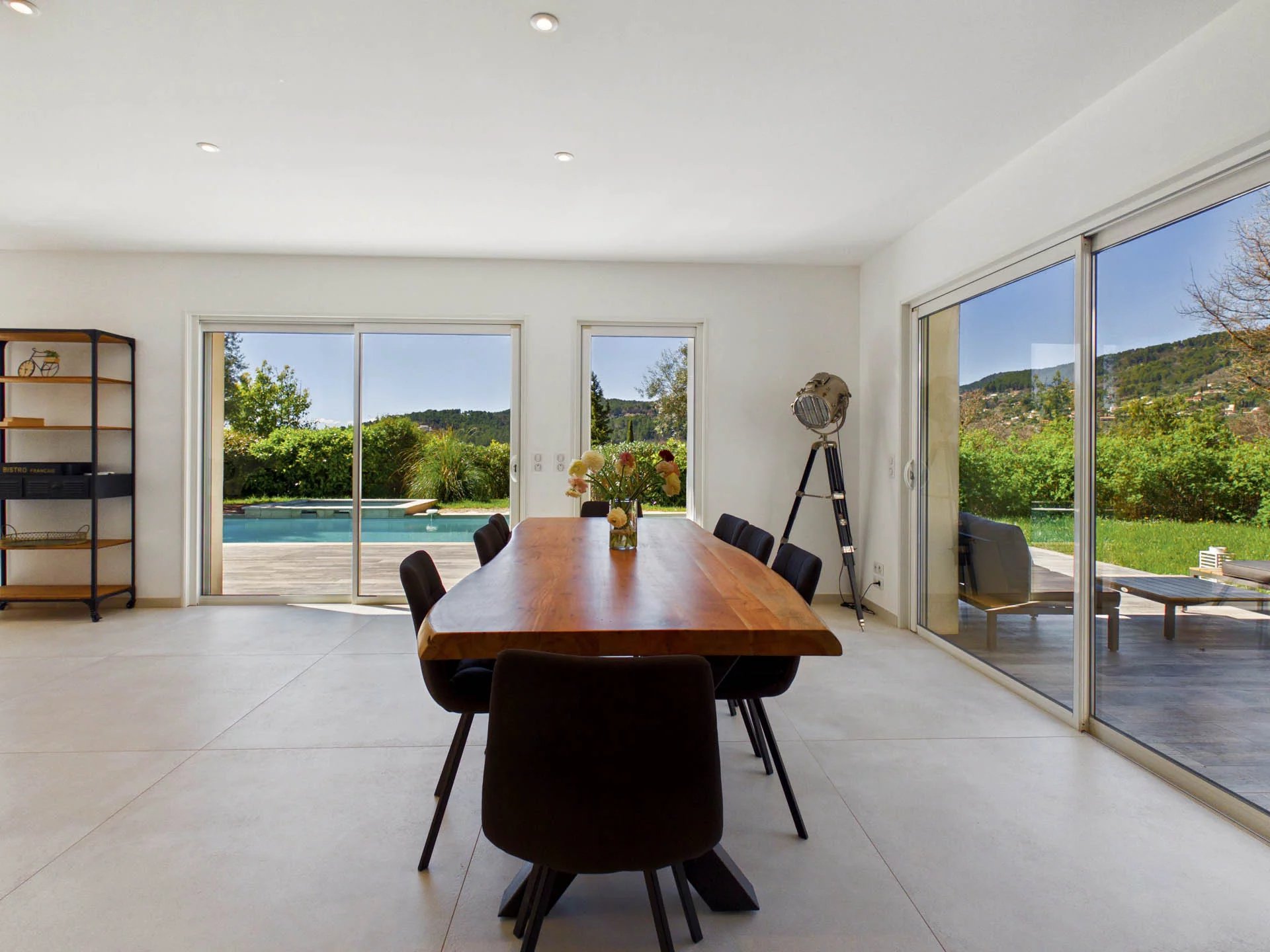 Modern villa with swimming pool - Seillans