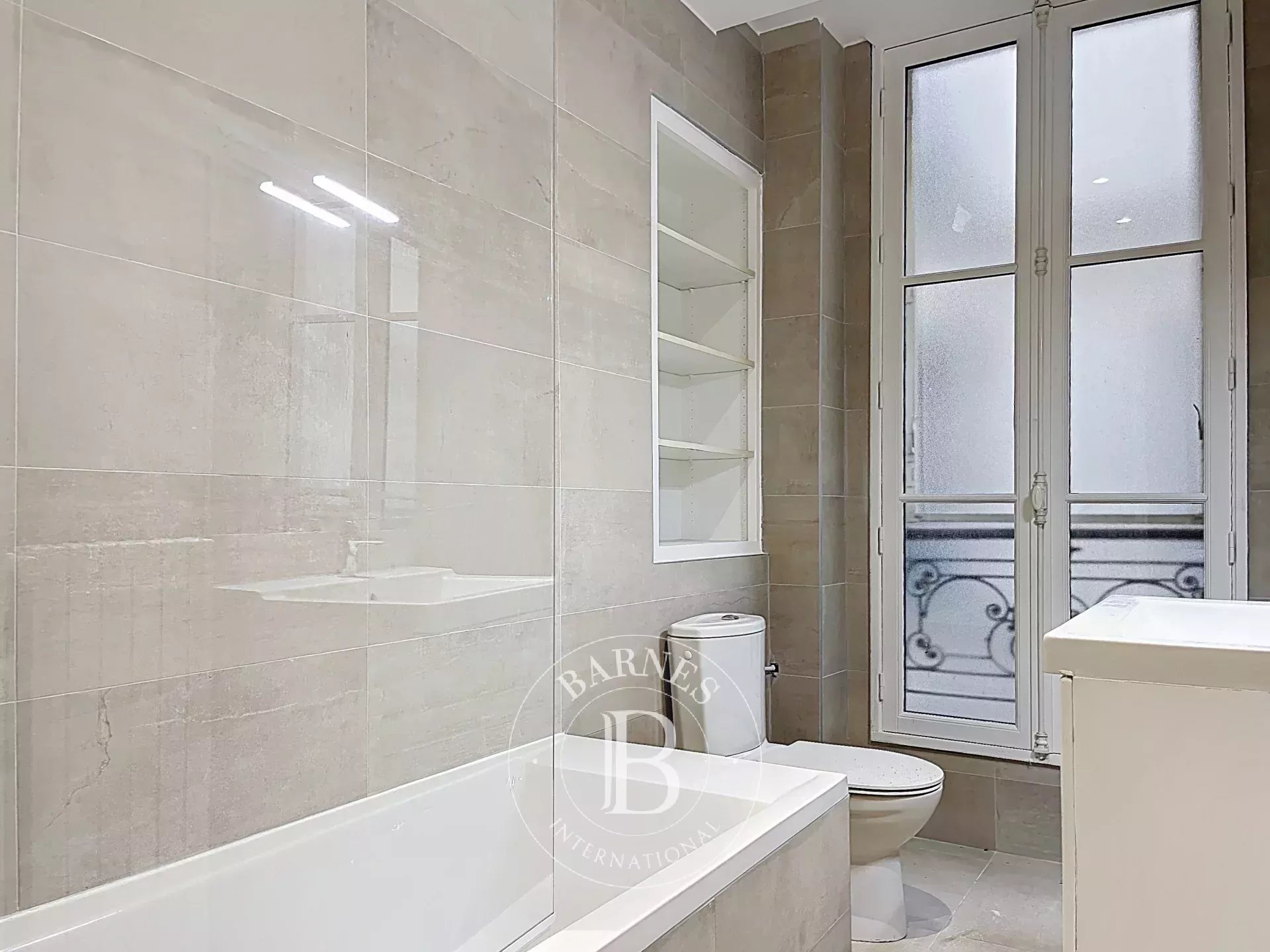 Daire Paris 10ème - picture 11