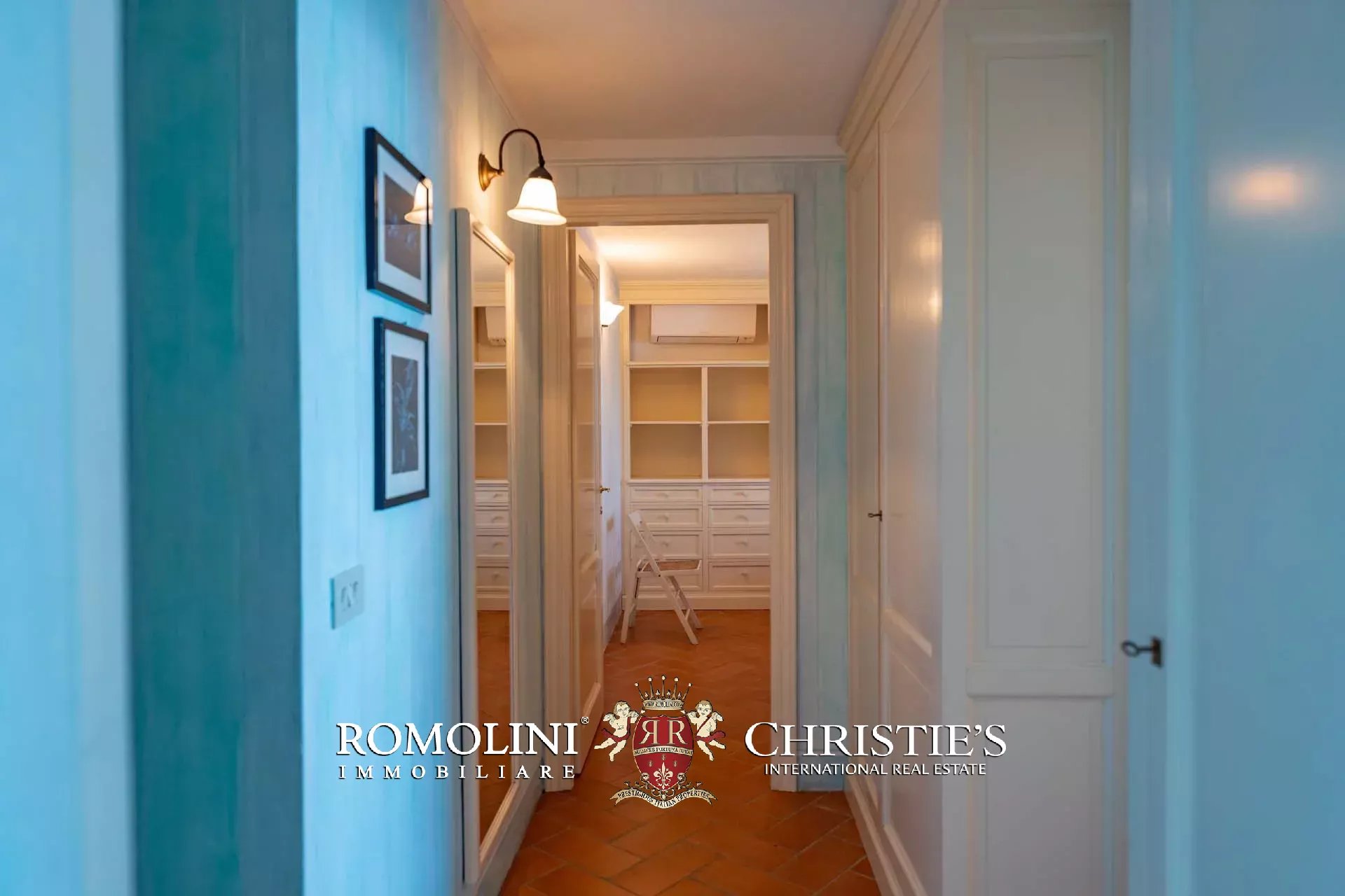 11 Bedroom Villa/Townhouse's Image 117