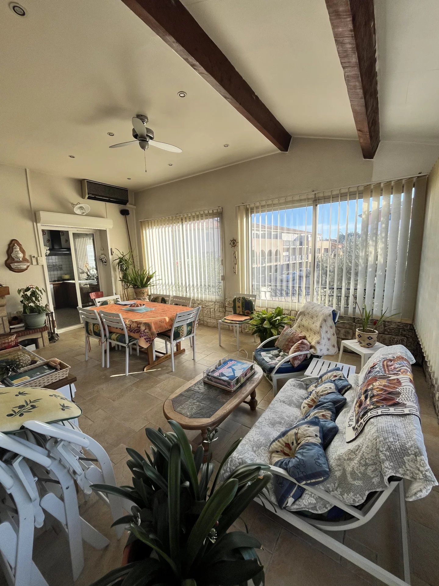 Maison de ville sur terrain de 892m2