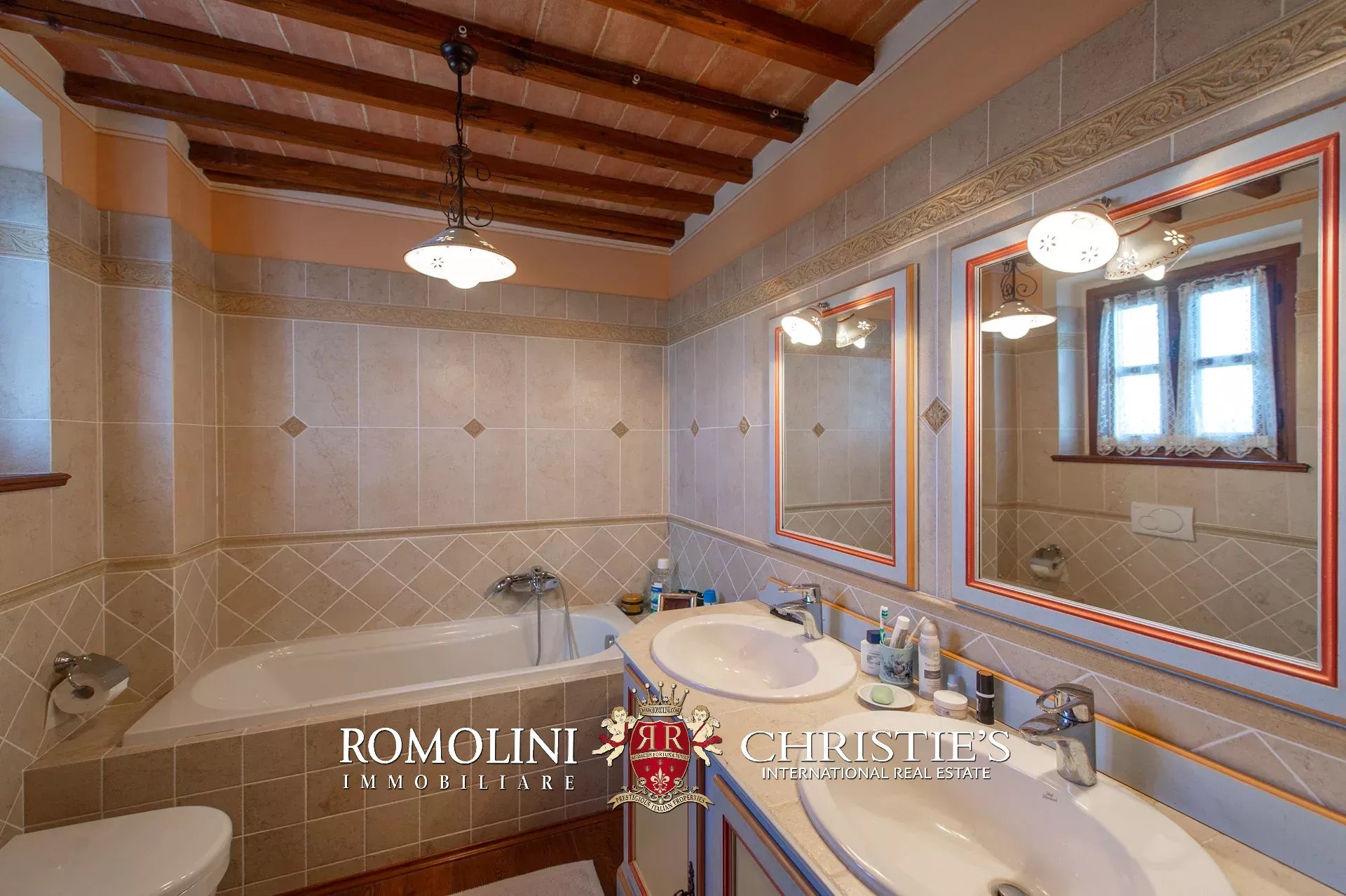 4 Bedroom Villa/Townhouse's Image 32