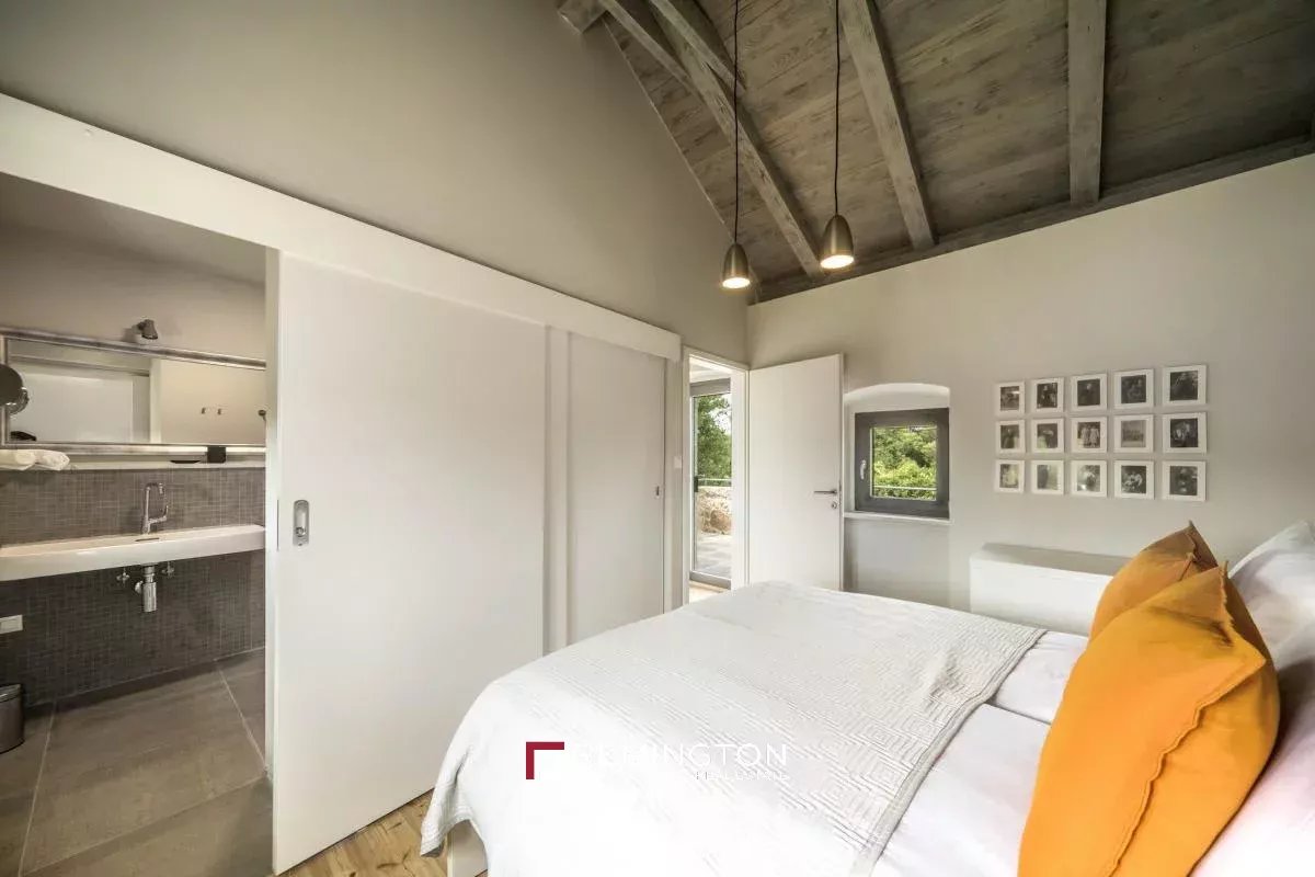 5 Bedroom Villa/Townhouse's Image 25