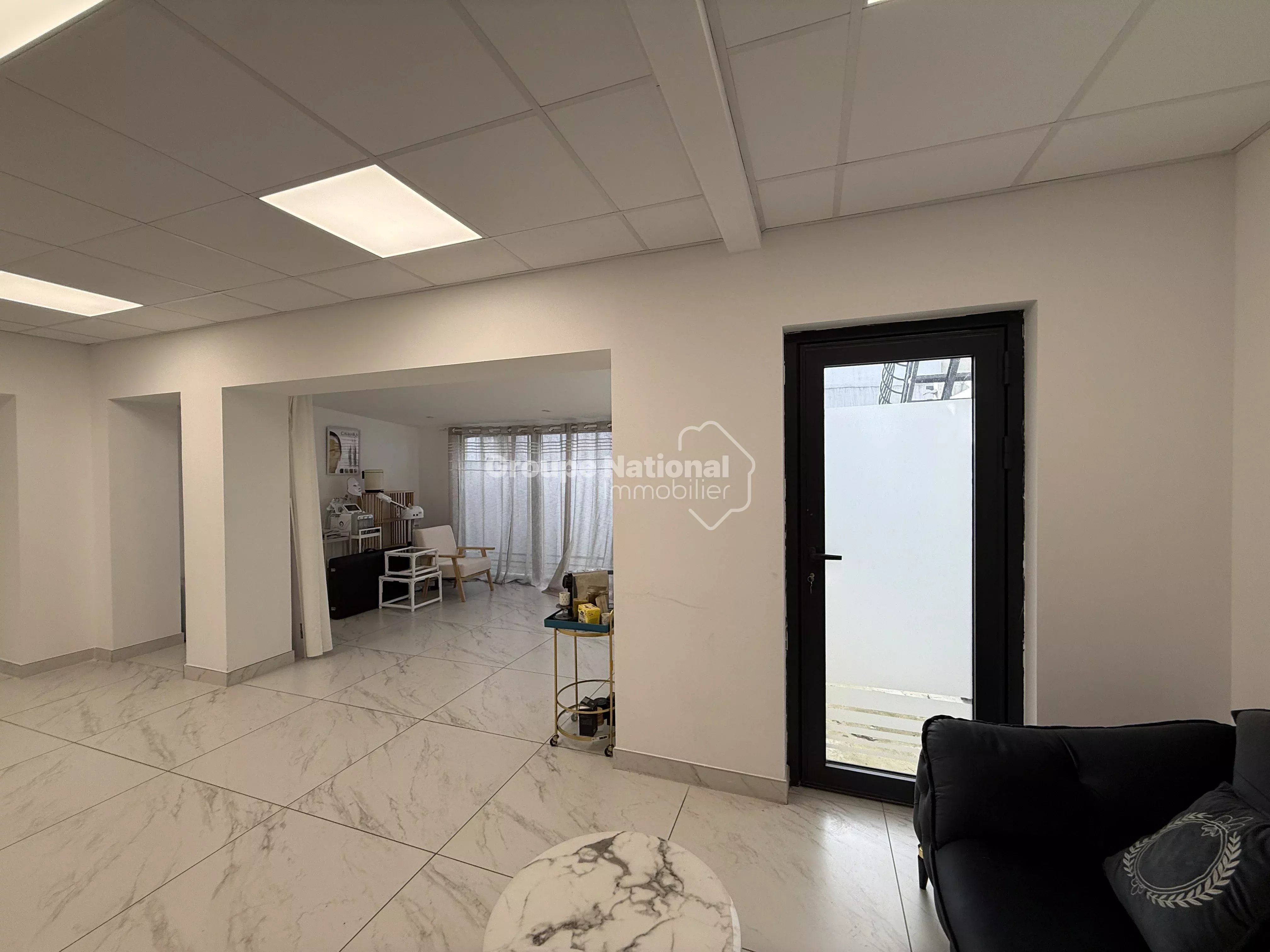 AVIGNON (MONTFAVET) - 55M² COMMERCIAL PREMISES