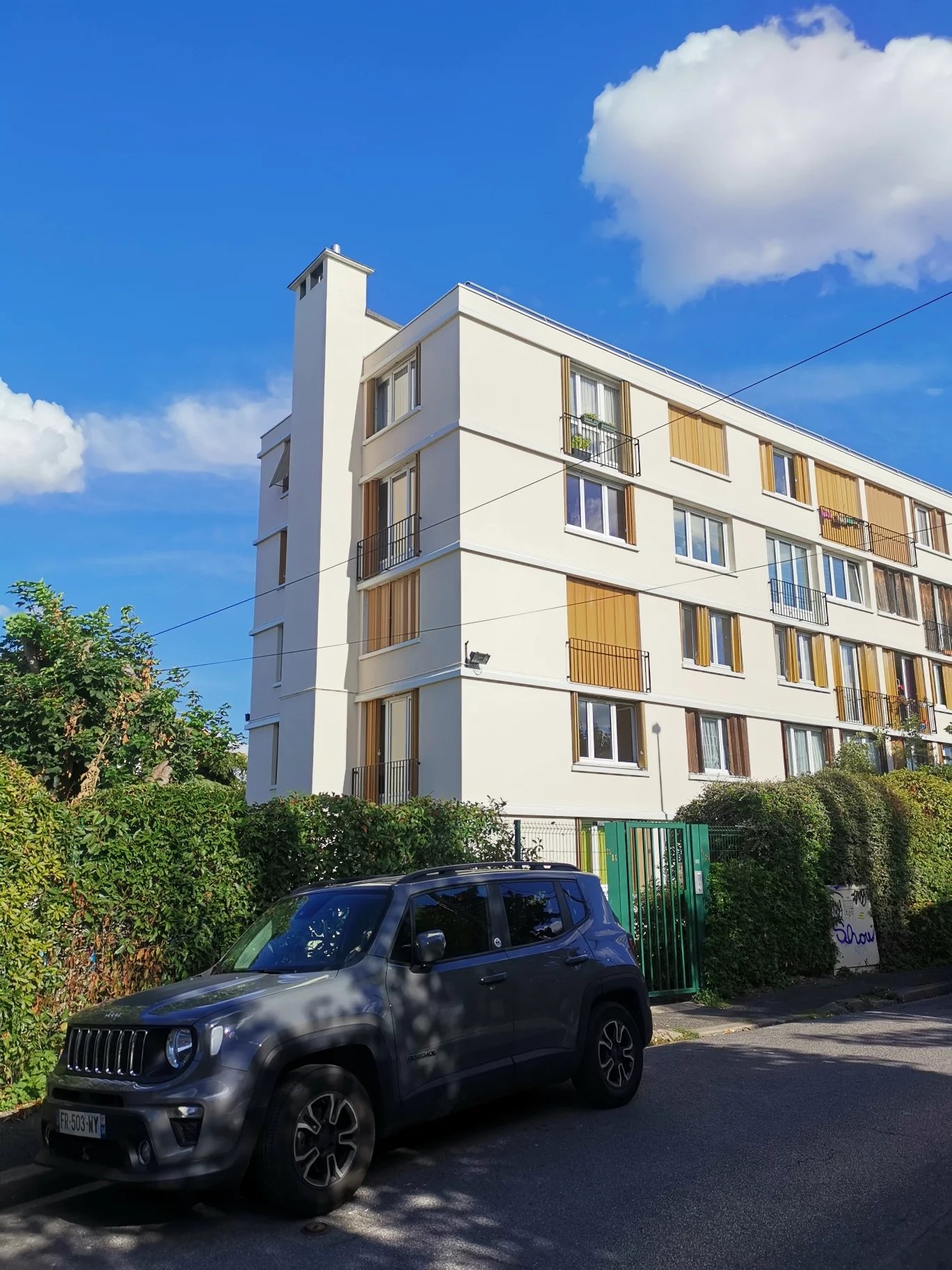 94400 VITRY APPARTEMENT 3 PIECES 52.23 M² AVEC UNE CAVE ET UN PARKING COMMUN