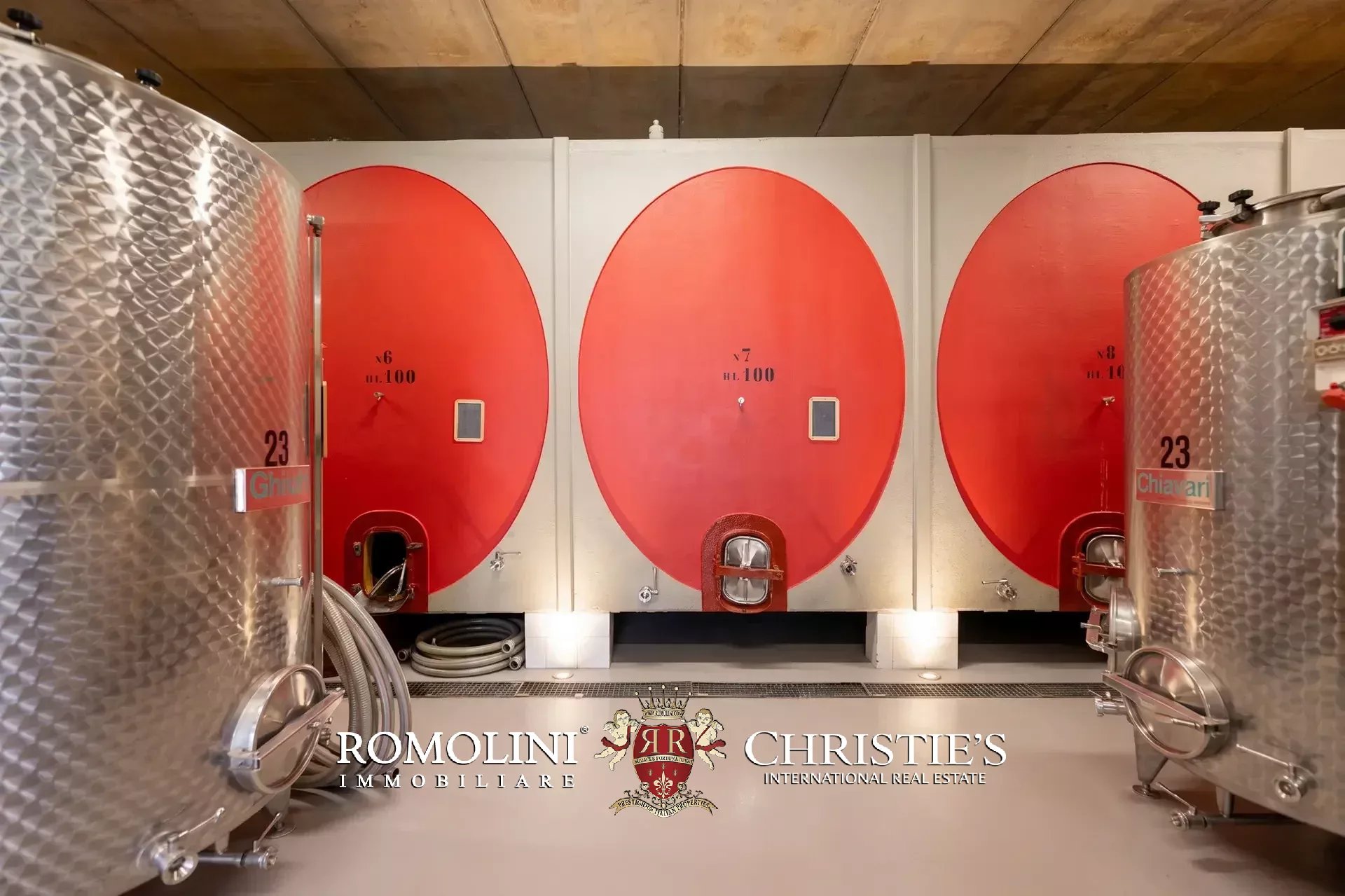 5 Bedroom Vineyard's Image 12