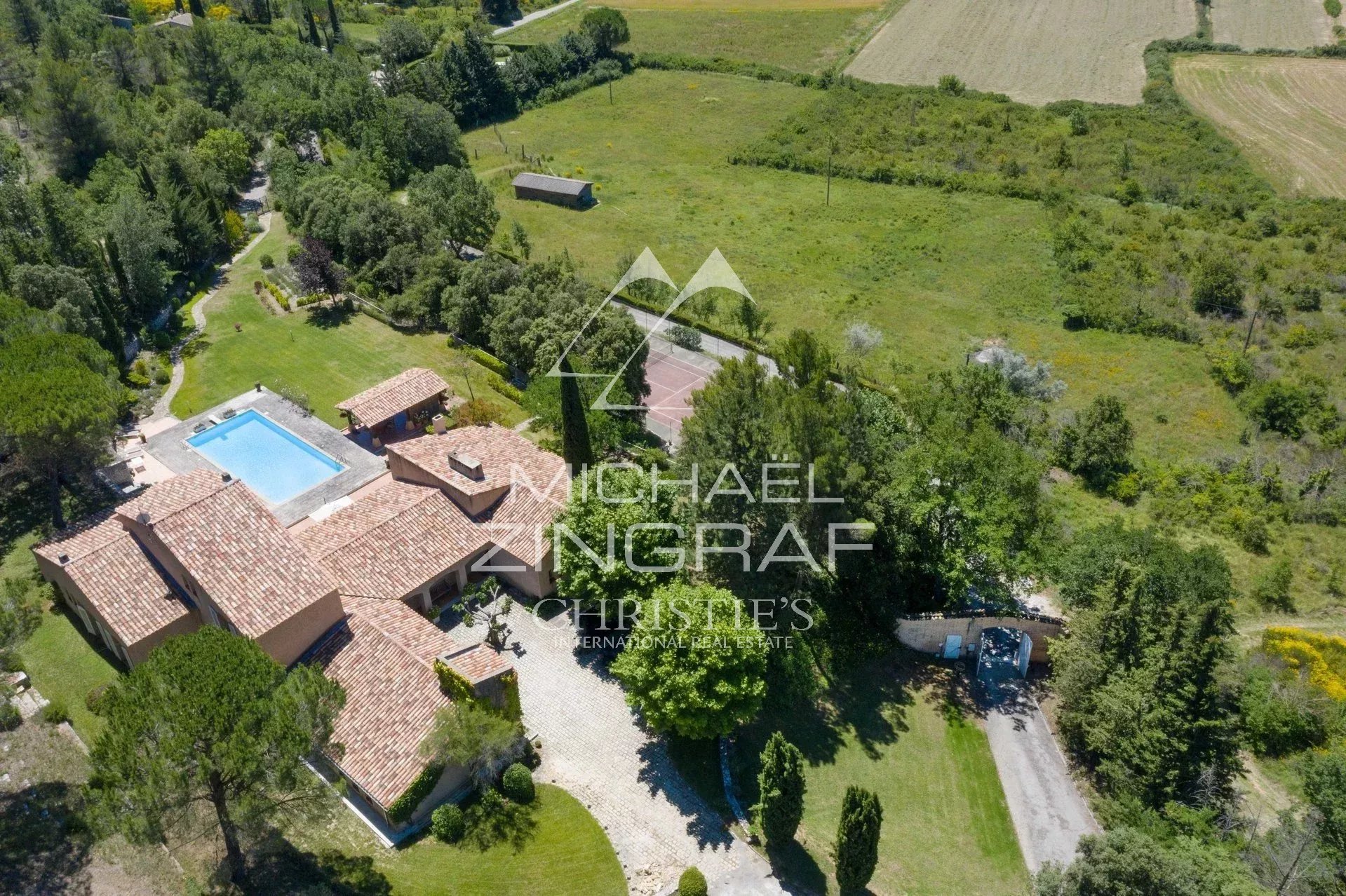 6 Bedroom Villa/Townhouse's Image 18