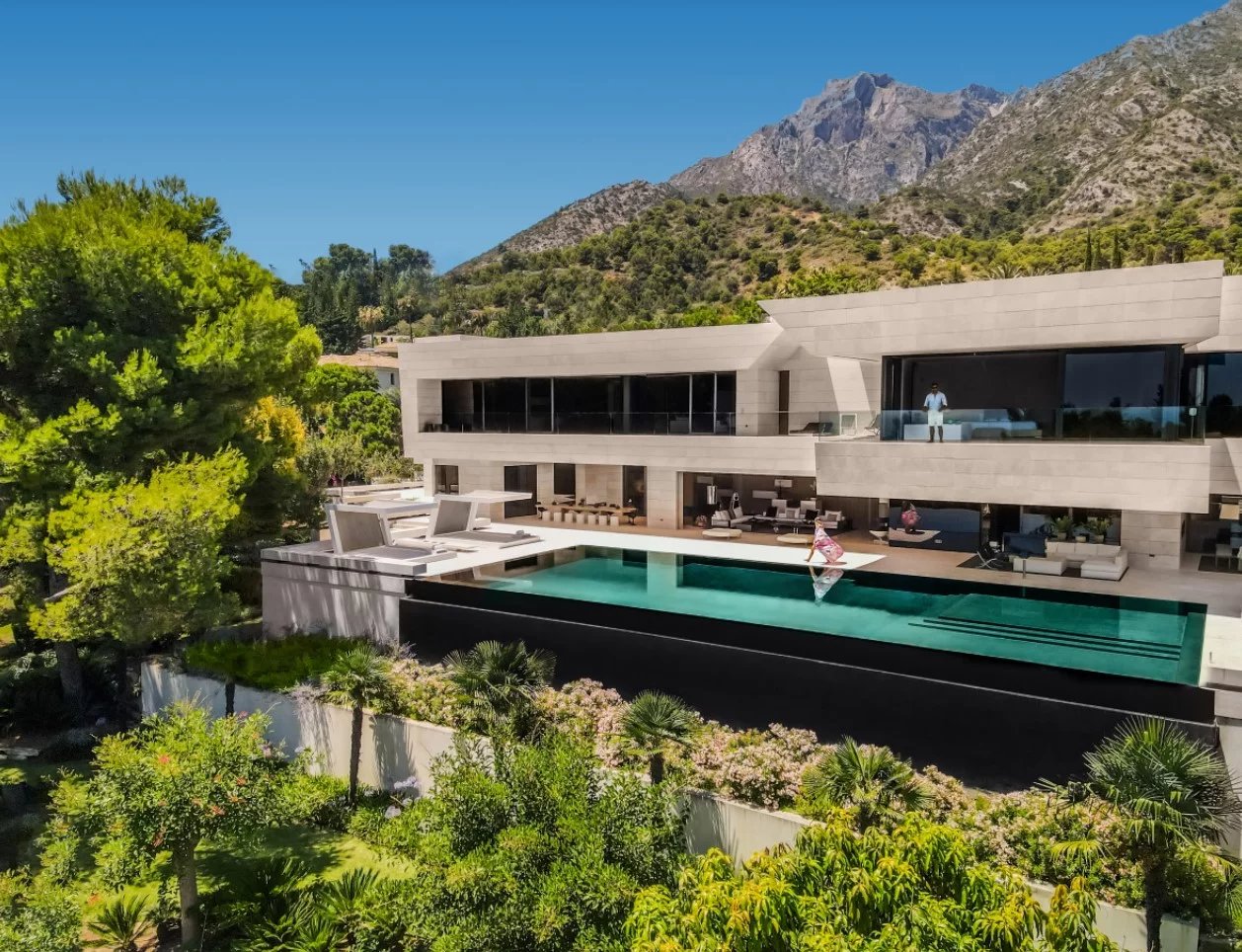 SPLENIDE VILLA SITUEE A CASCADA DE CAMOJAN, MARBELLA