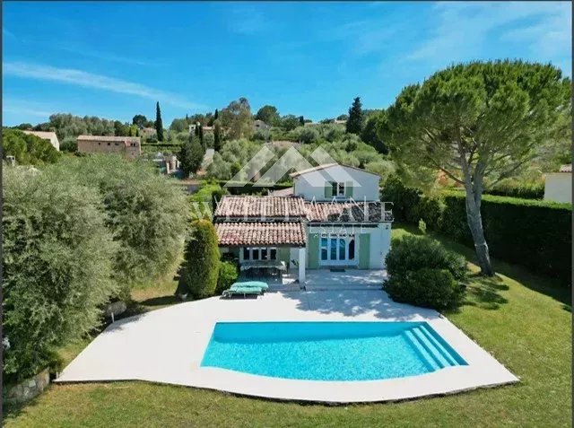 LE ROURET VILLA WITH POOL AND MOUNTAIN VIEWS