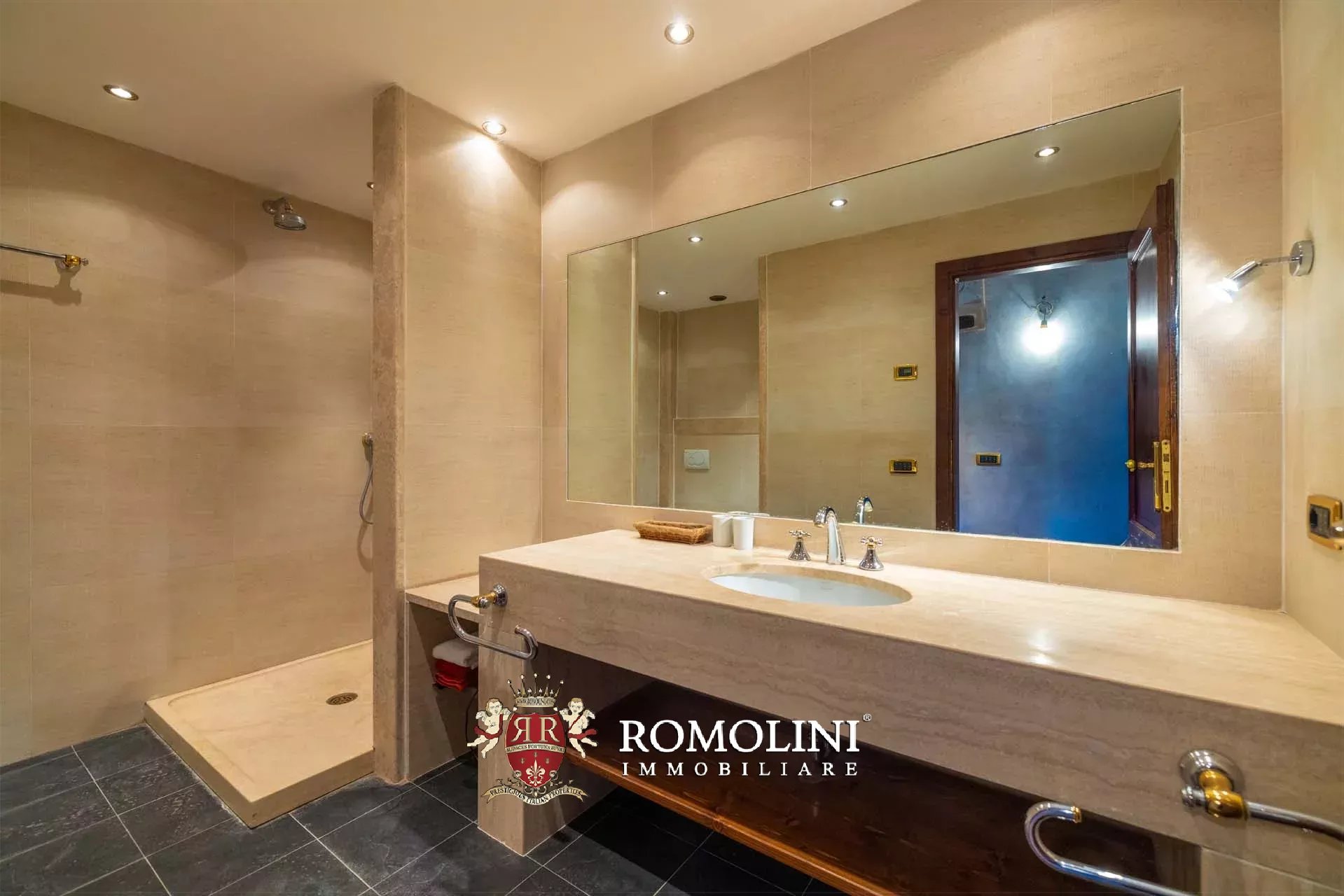 10 Bedroom Villa/Townhouse's Image 141