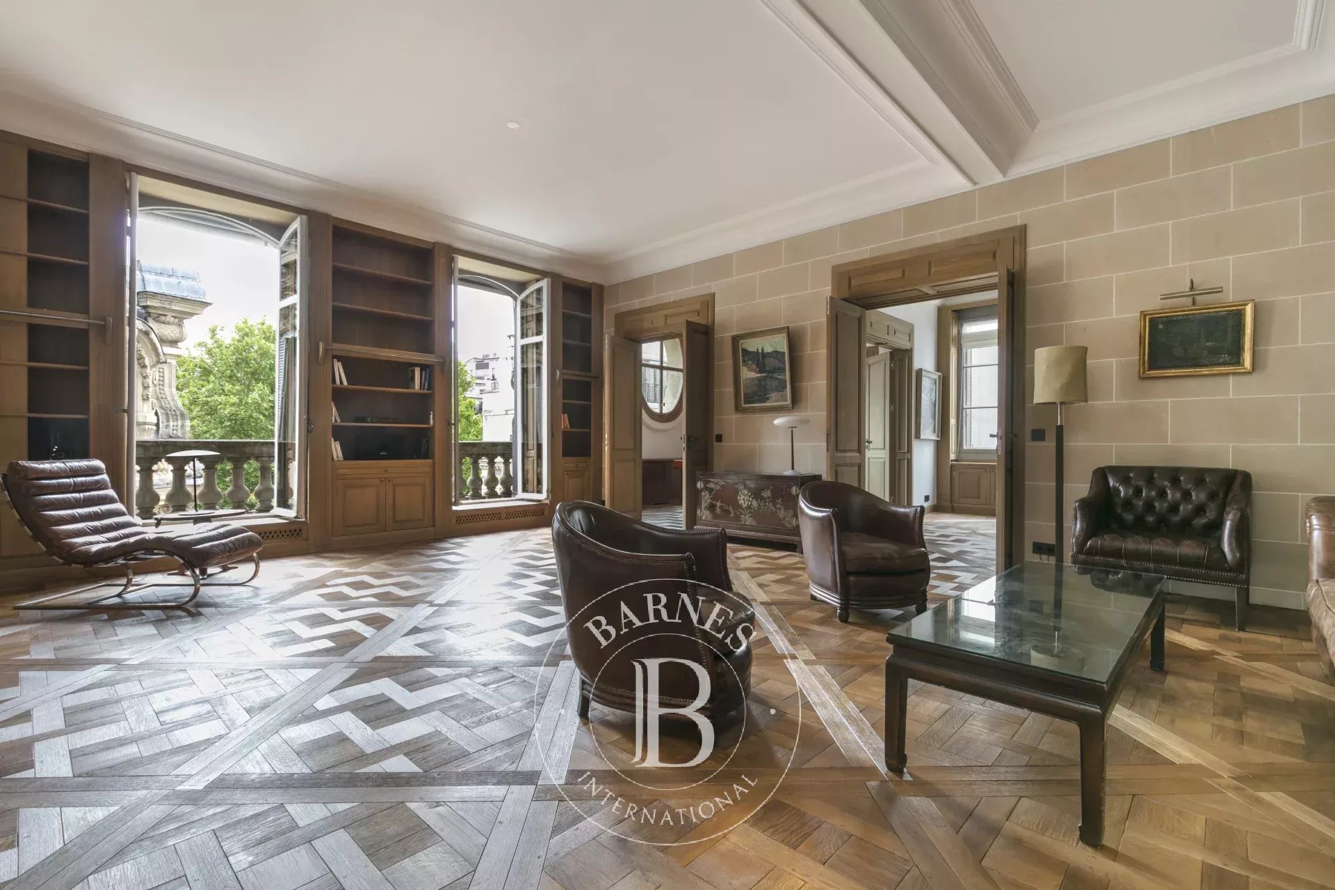 Paris 8 Parc Monceau - Exceptional apartment in the Hôtel Meunier - directly South - One bedroom one office