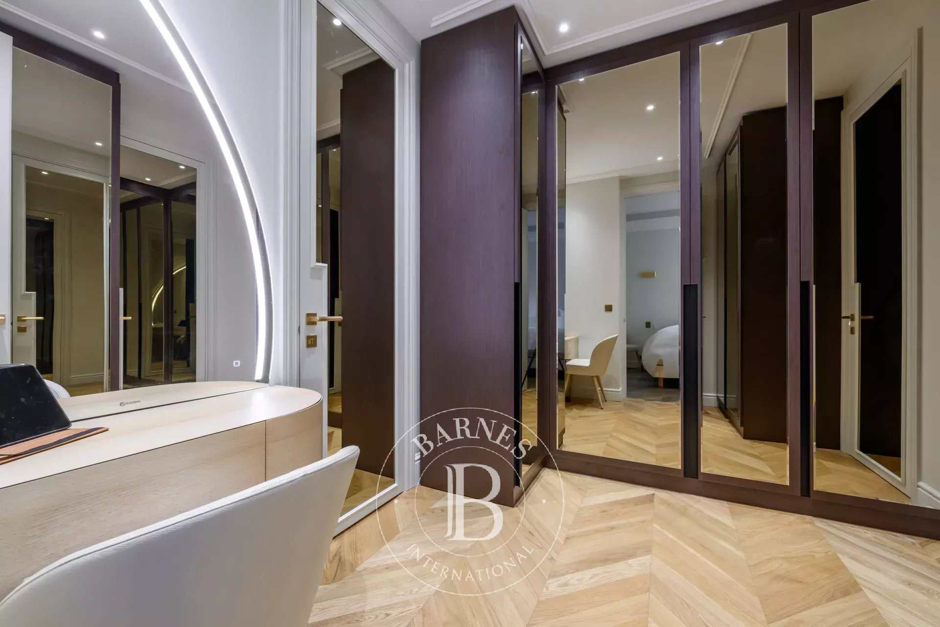 Daire Paris 8ème - picture 8