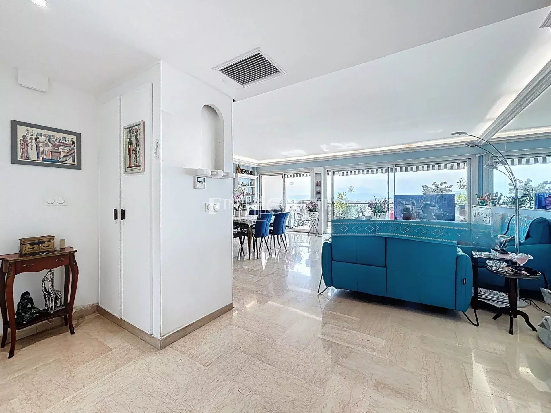 Photo of Apartment 3/4 room for sale in Cannes with sea views