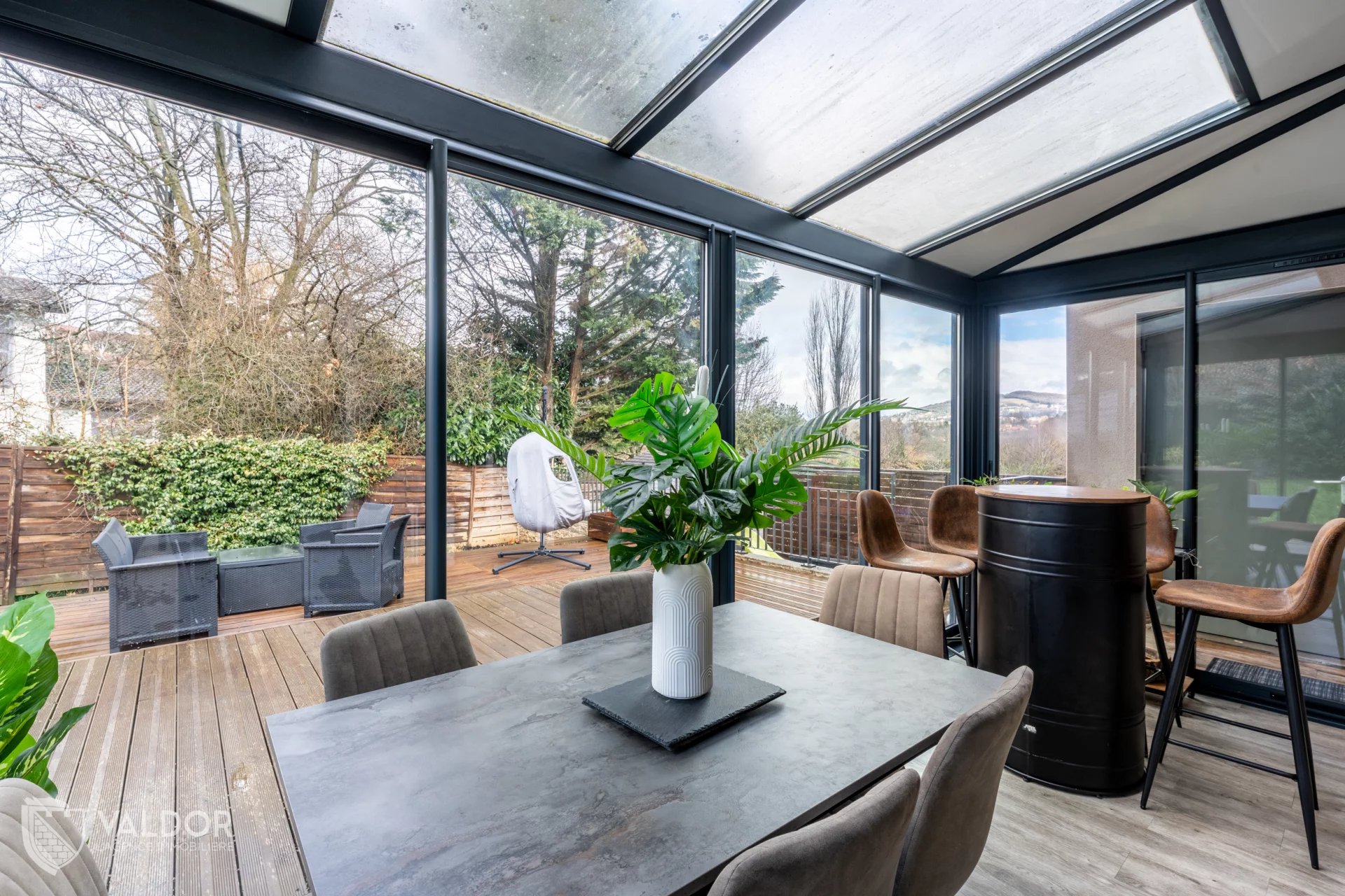 Maison contemporaine 123m2 - T5 - 4 chambres - jardin 202m2