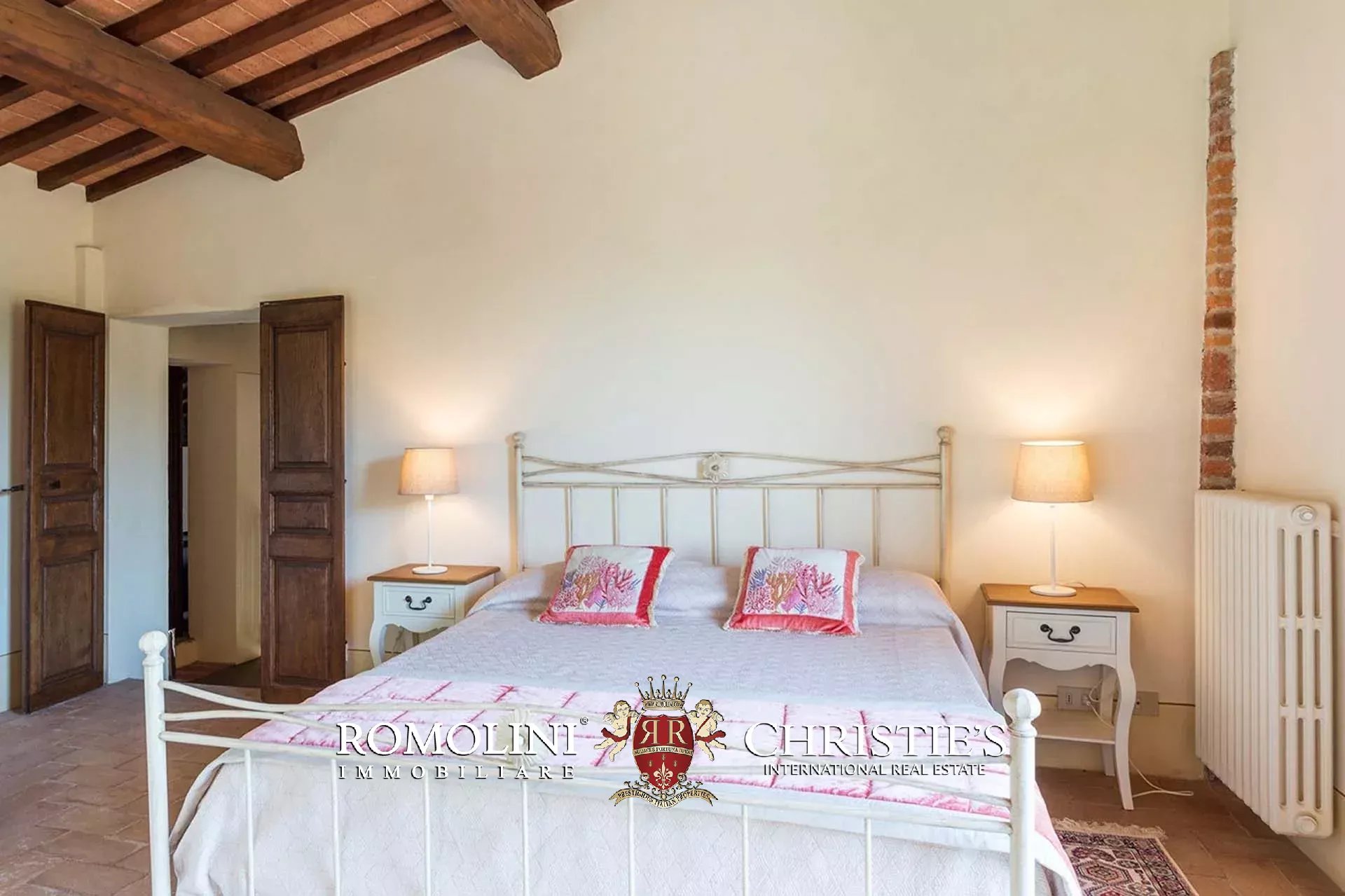 6 Bedroom Villa/Townhouse's Image 34