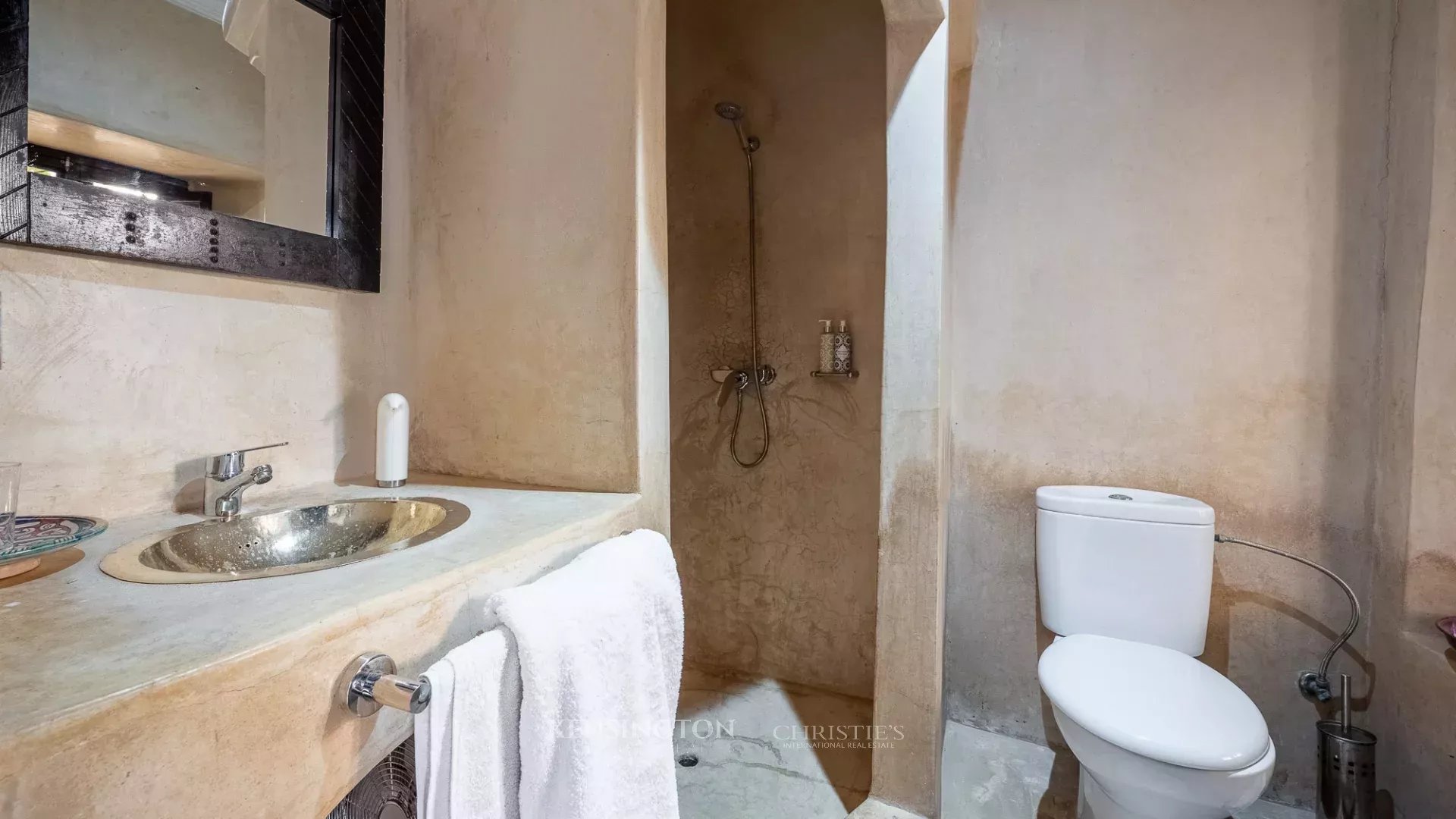 4 Bedroom Villa/Townhouse's Image 8
