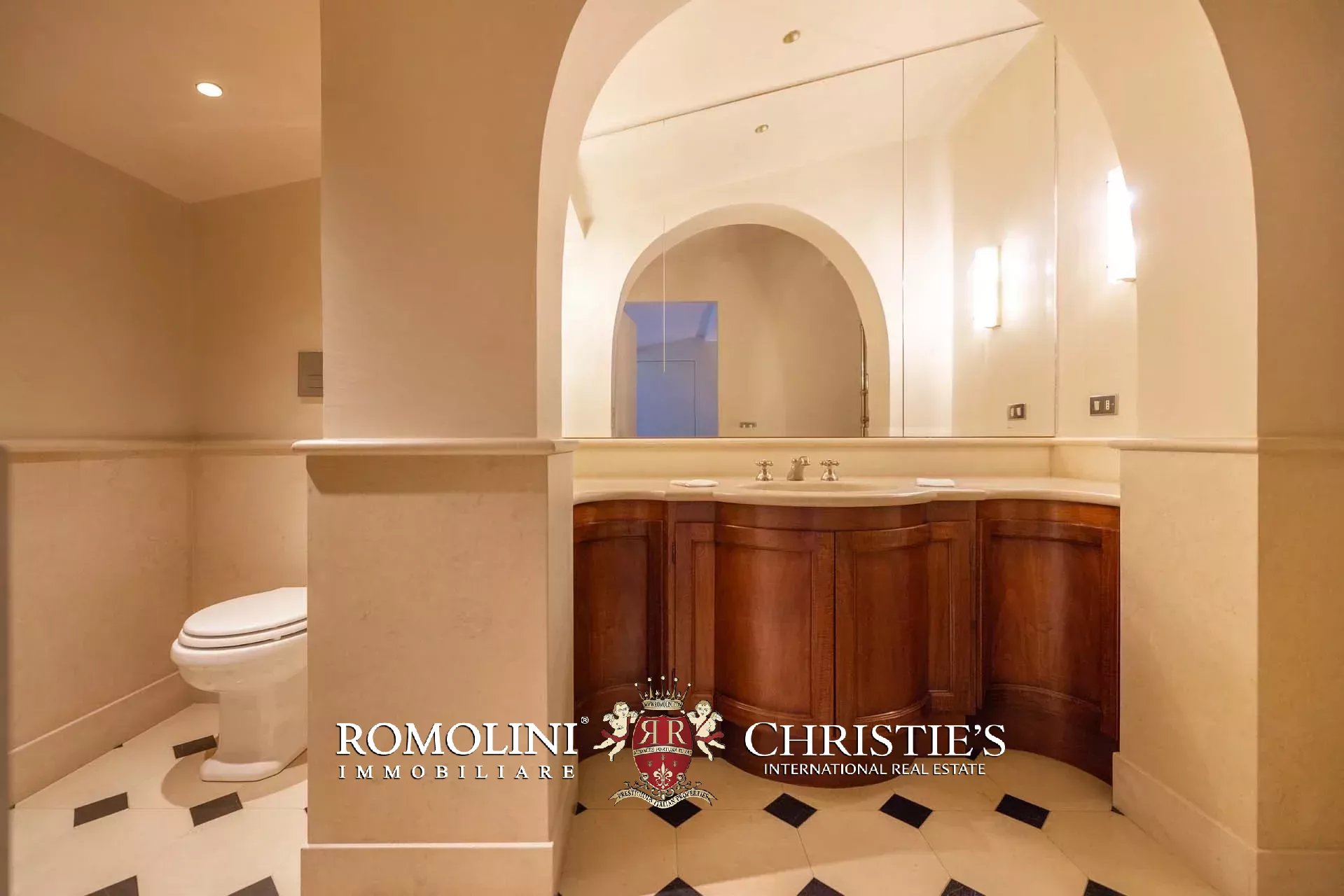 16 Bedroom Villa/Townhouse's Image 33