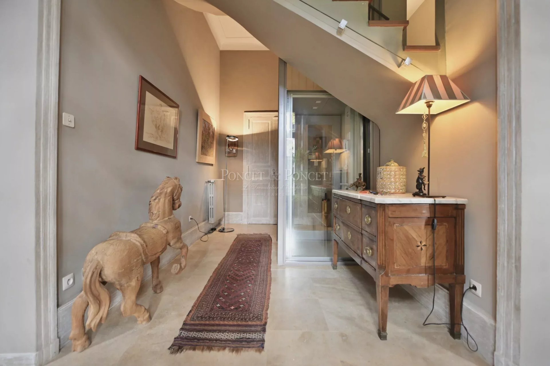 9 Bedroom Villa/Townhouse's Image 5
