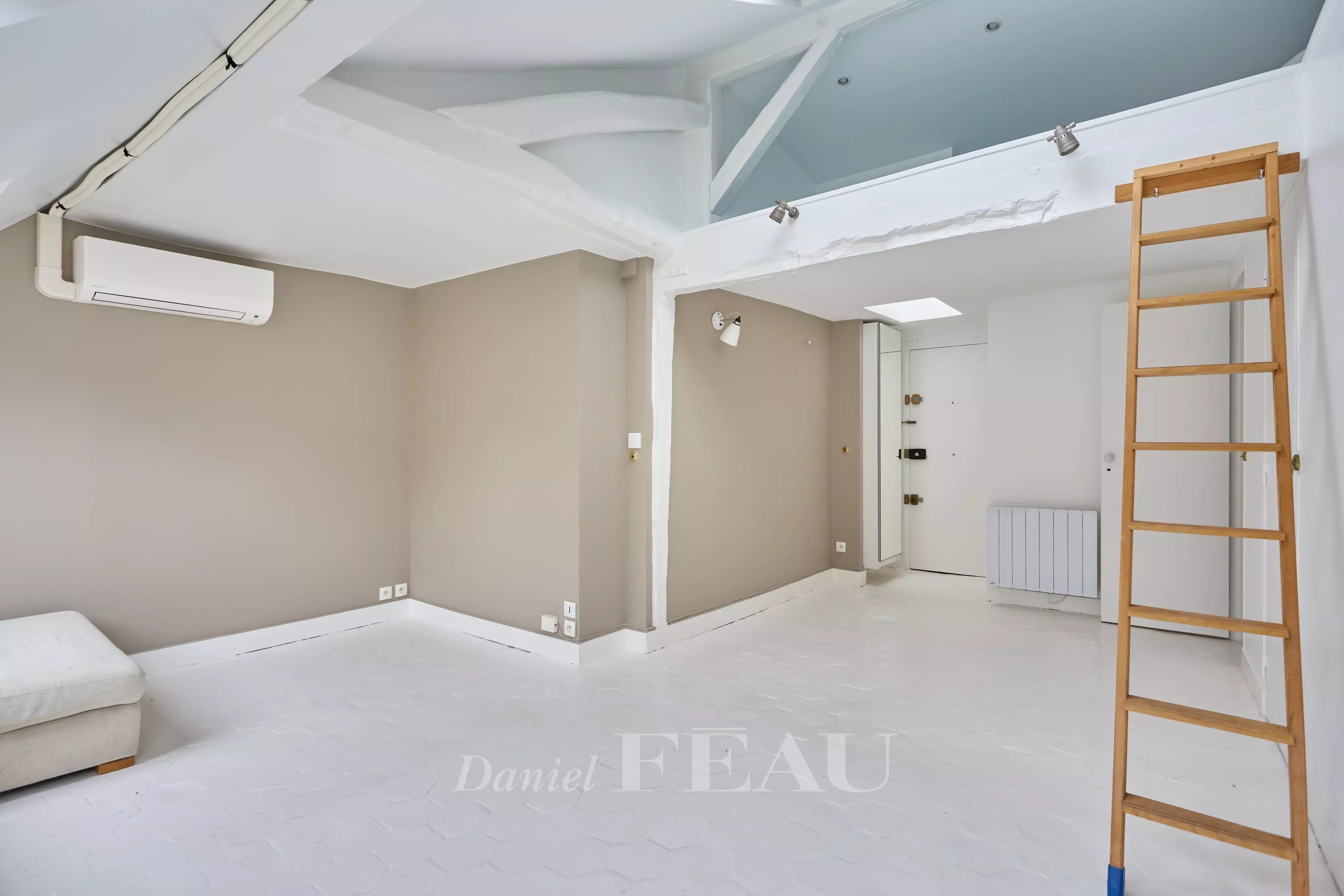 Sale Apartment Paris 6th