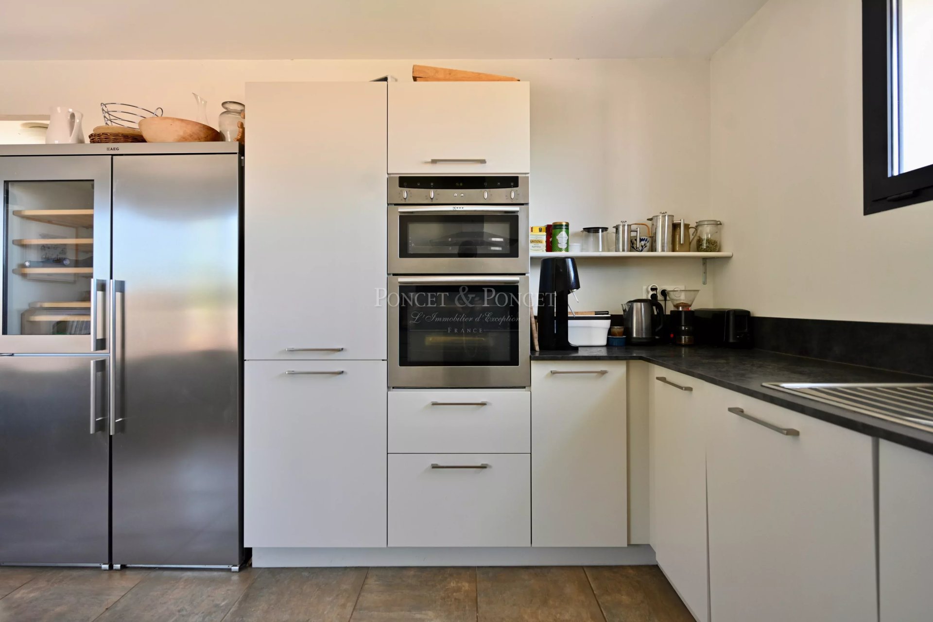 3 Bedroom Vineyard's Image 4