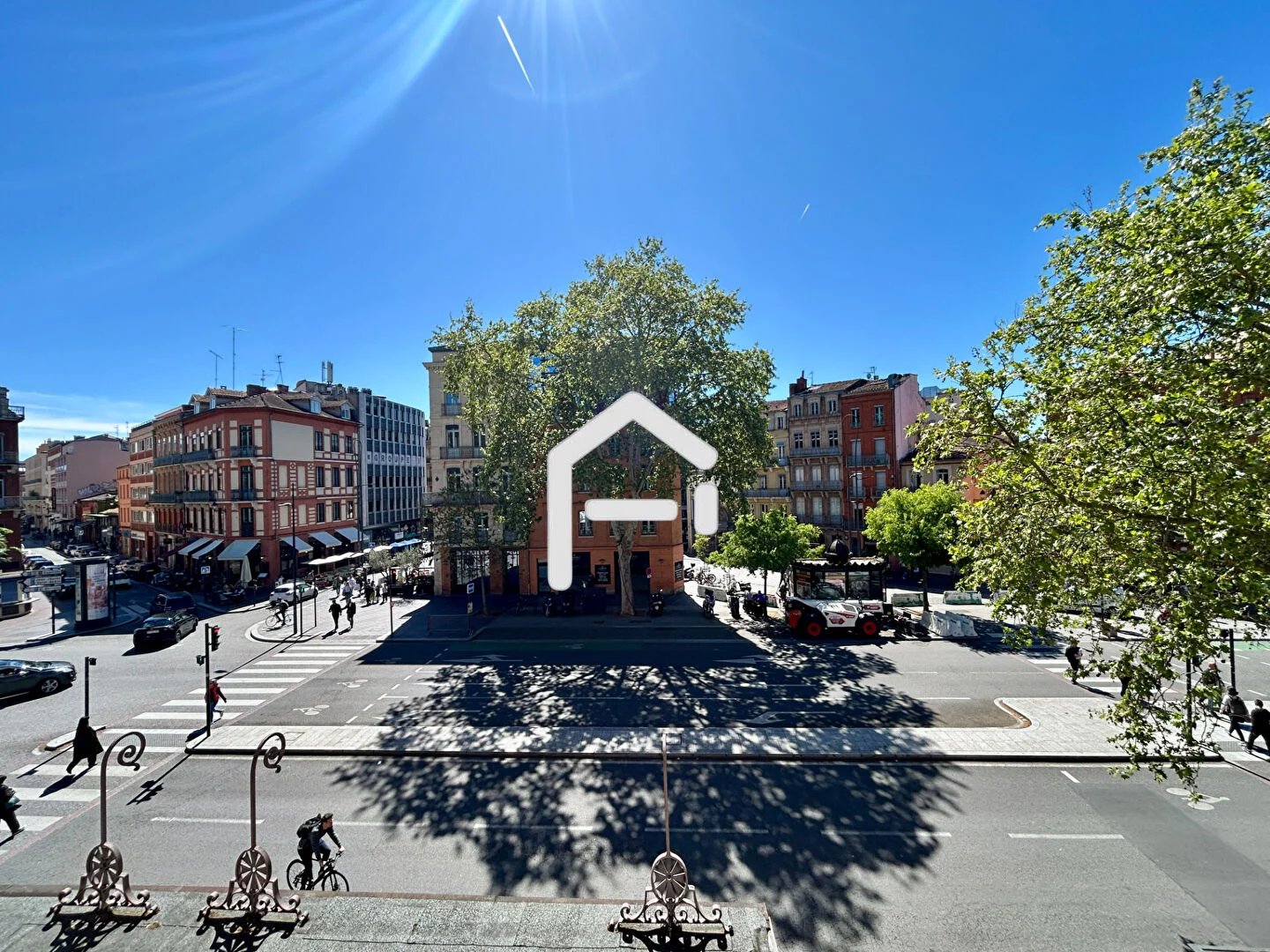 A louer : T5 à Toulouse de 170 m² avec une place de Parking et un Balcon