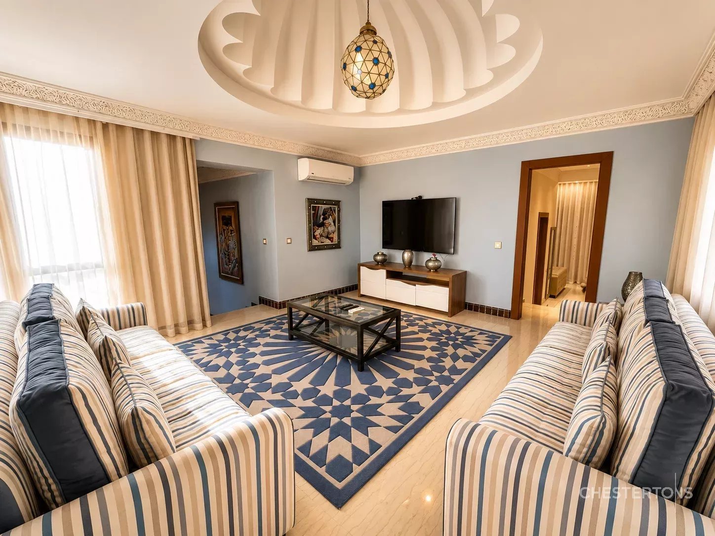  Image of Villa - 10 Bedrooms for Sale in Marrakech-Ménara-Marrakech-Morocco, Image 20