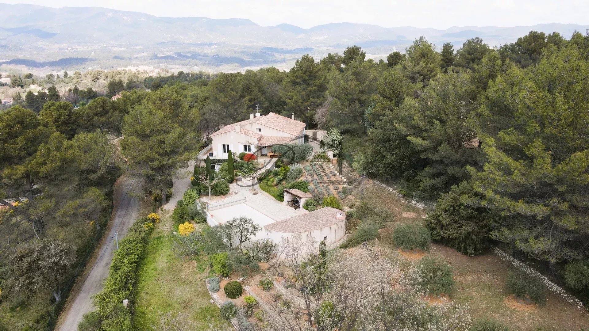 Agence immobilière de 