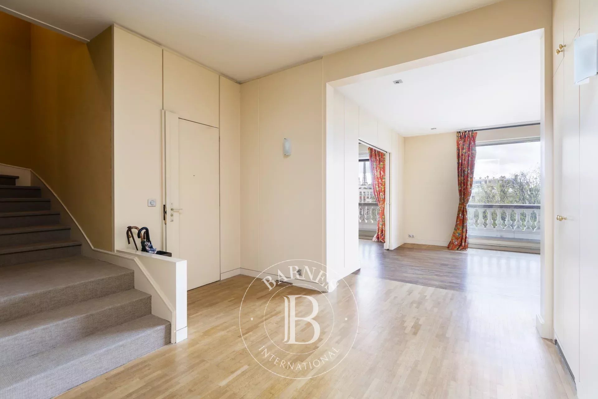 Exclusive - Paris 16 - Chaillot/Foch - Top floor with terrace - 4 bedrooms - picture 13 title=