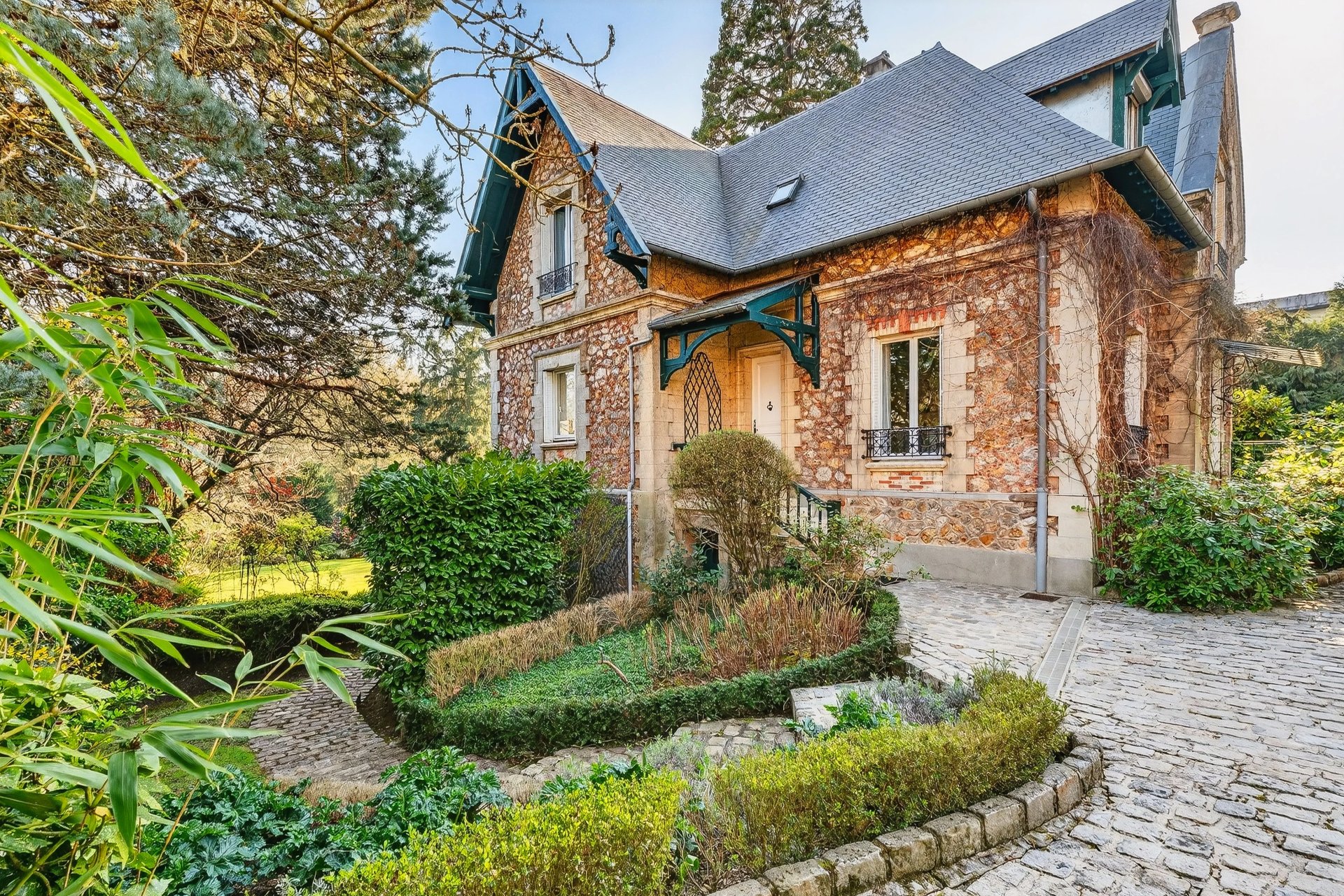 6 Bedroom Villa/Townhouse's Image 17
