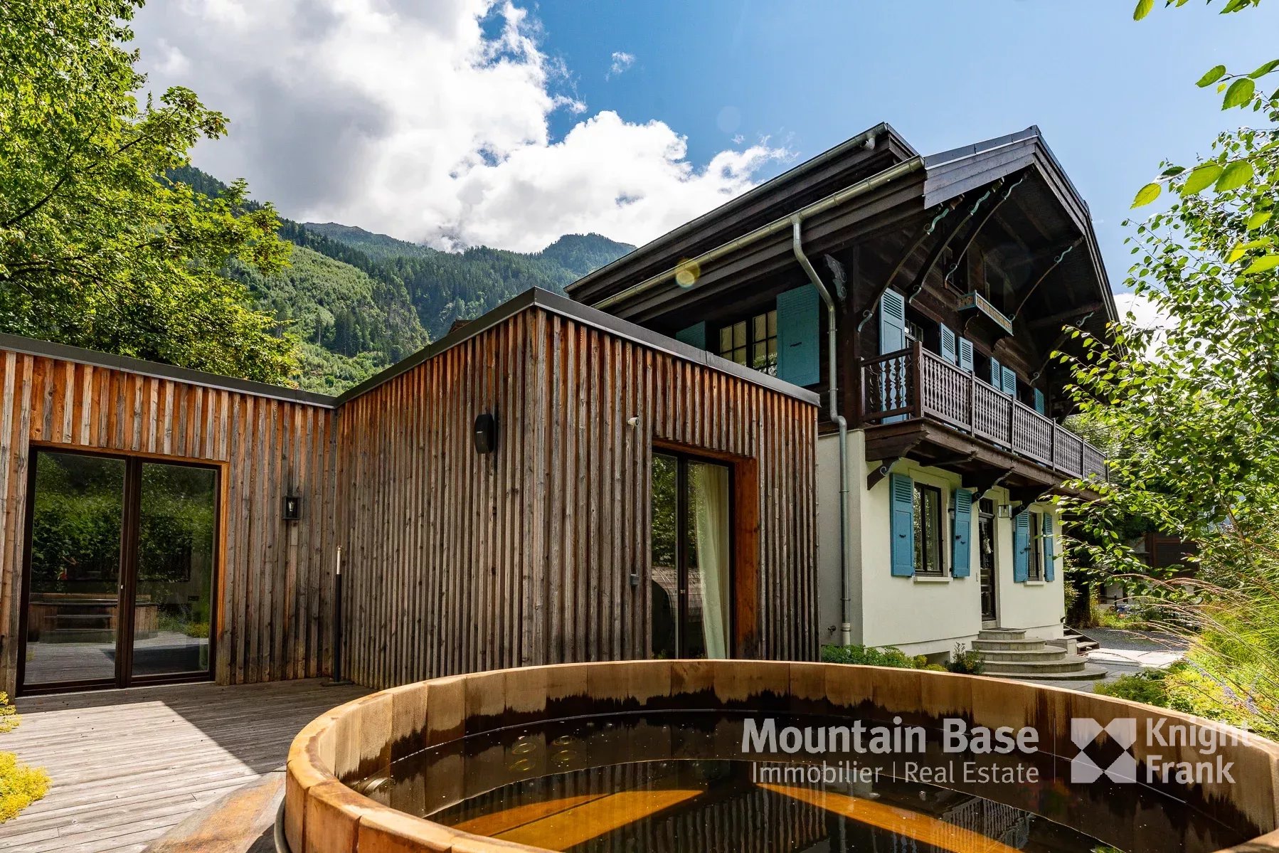 Photo of A beautifully renovated, 6-bedroom house in central Chamonix