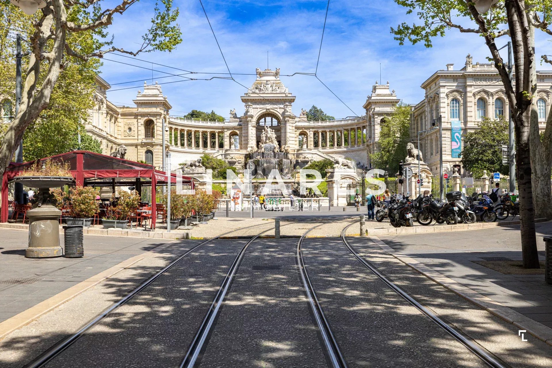 LONGCHAMP - Appartement T3 de 70m2 - 13001