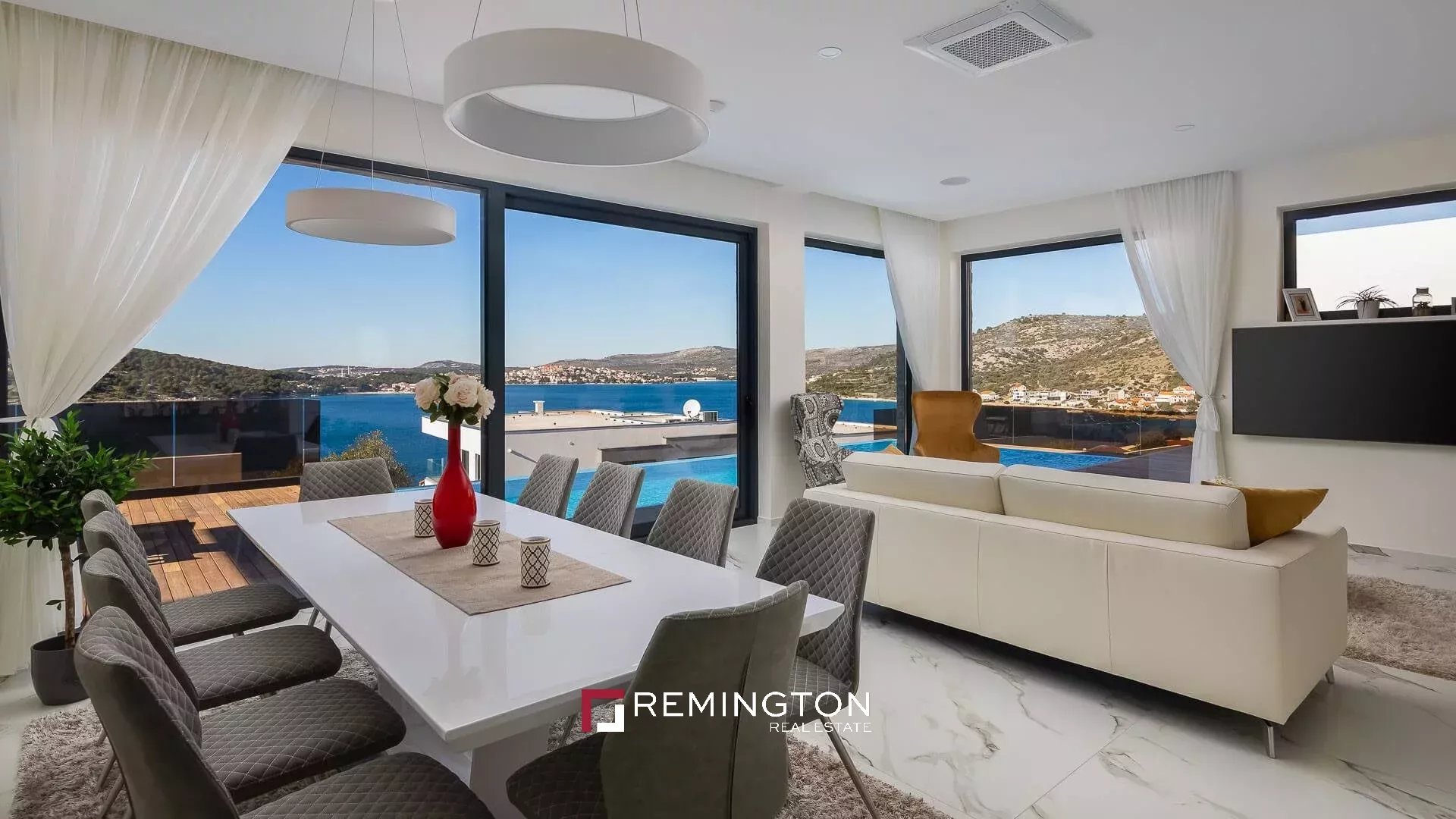 4 Bedroom Villa/Townhouse's Image 12