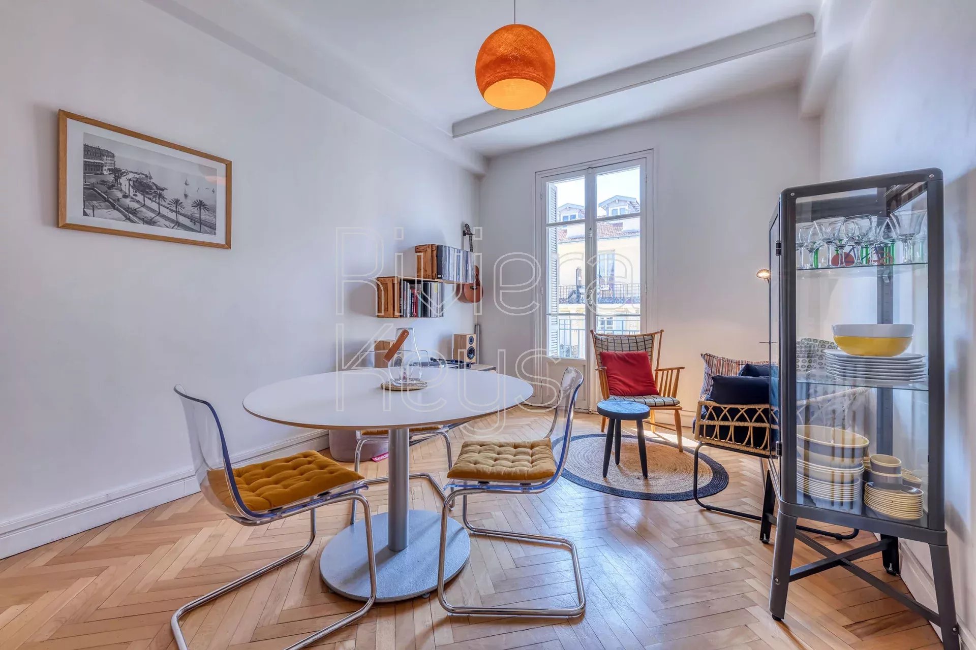 NICE - Hamnområdet: 2/3-rumslägenhet på hög våning med balkonger