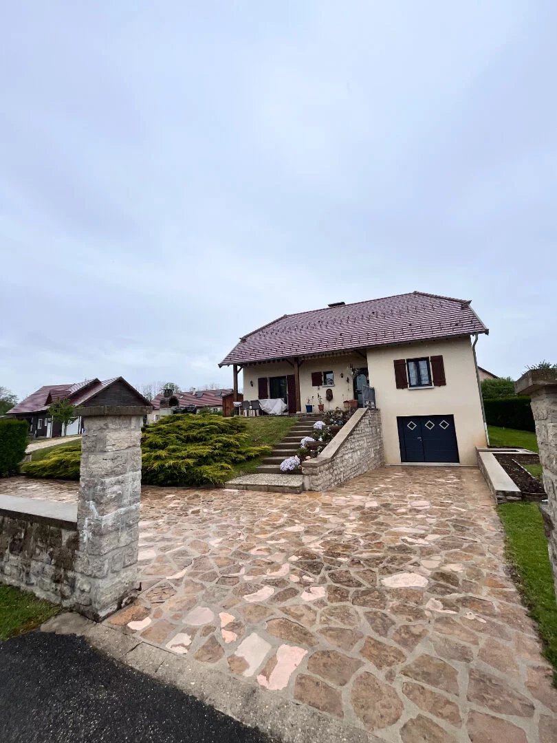 Maison d'exception à vendre à Vers en Montagne - 5 pièces, 133 m² sur terrain de 1200 m²