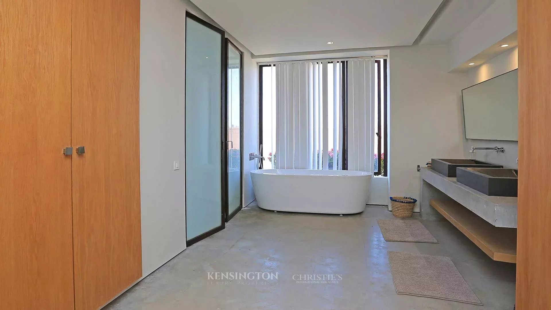 6 Bedroom Villa/Townhouse's Image 40