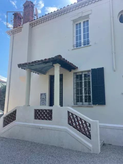 Villa for sale in Cagnes sur mer — Villa in Cagnes Sur Mer