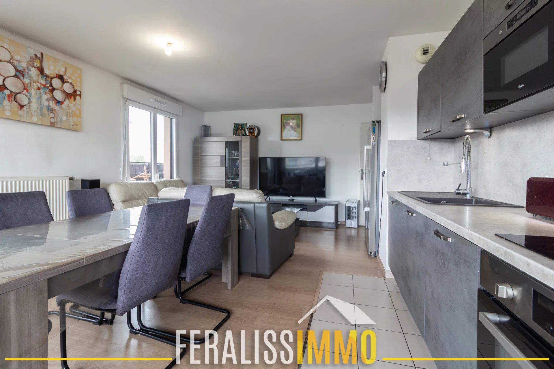 Appartement 2 chambres avec terrasse et parking sous-sol !