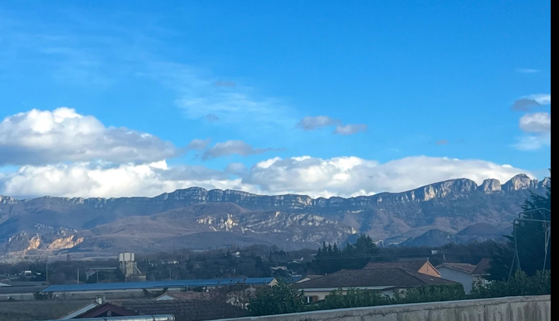 Propriété 160 m2 développés terrain 1230 m2 dont 750 m2 cons