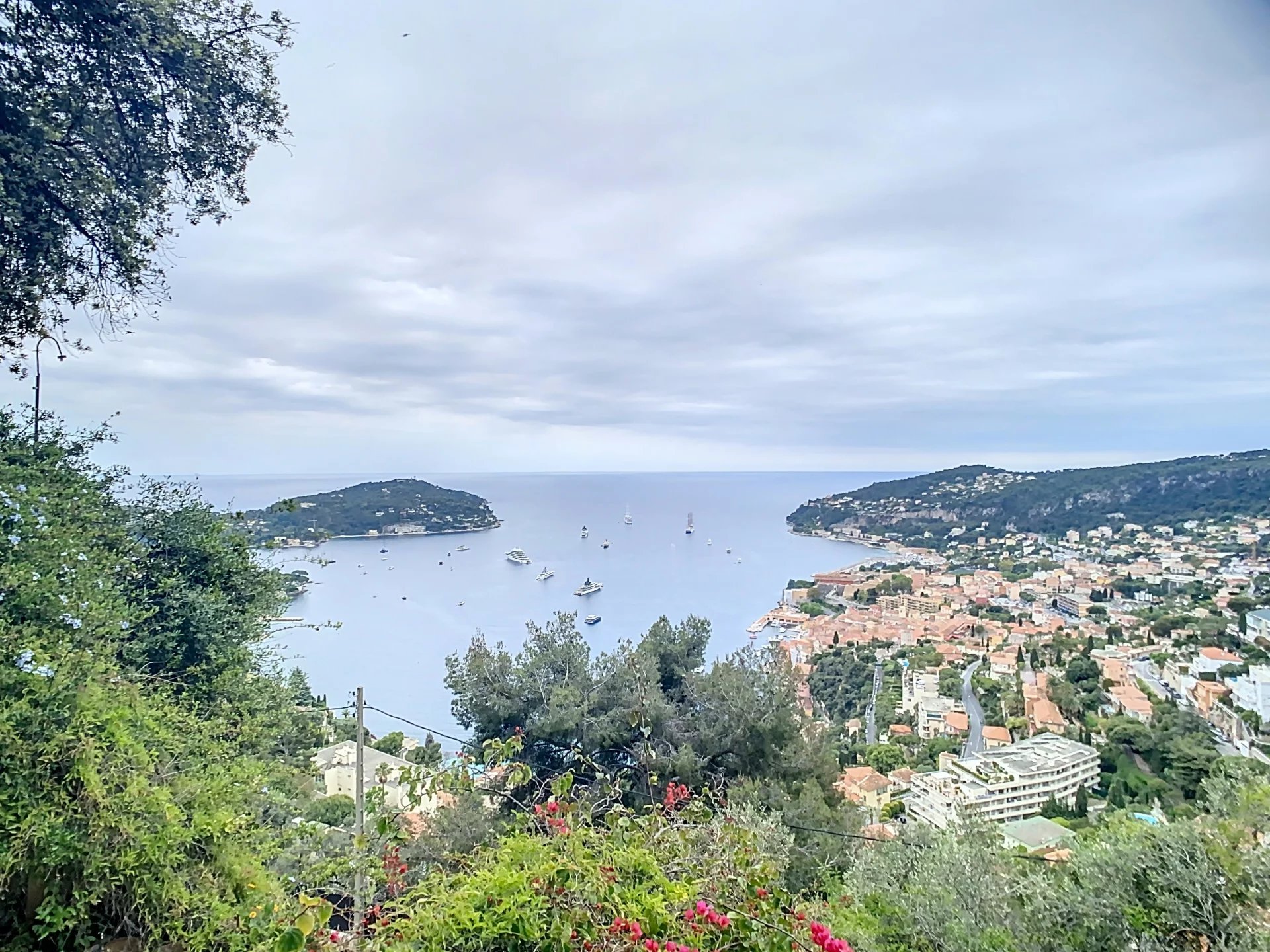 VILLEFRANCHE CORNE D'OR Hôtel Particulier