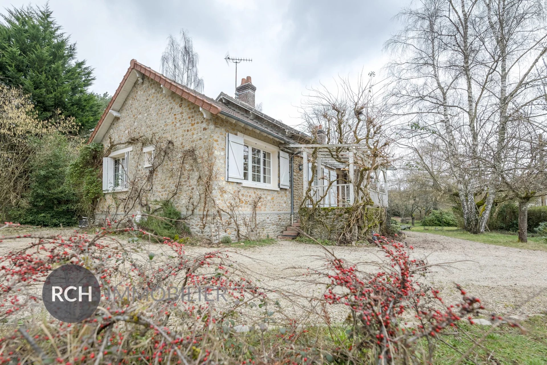 Exclusivité - A deux pas de Montfort-l'Amaury - Jolie maison ancienne dans un environnement privilégié