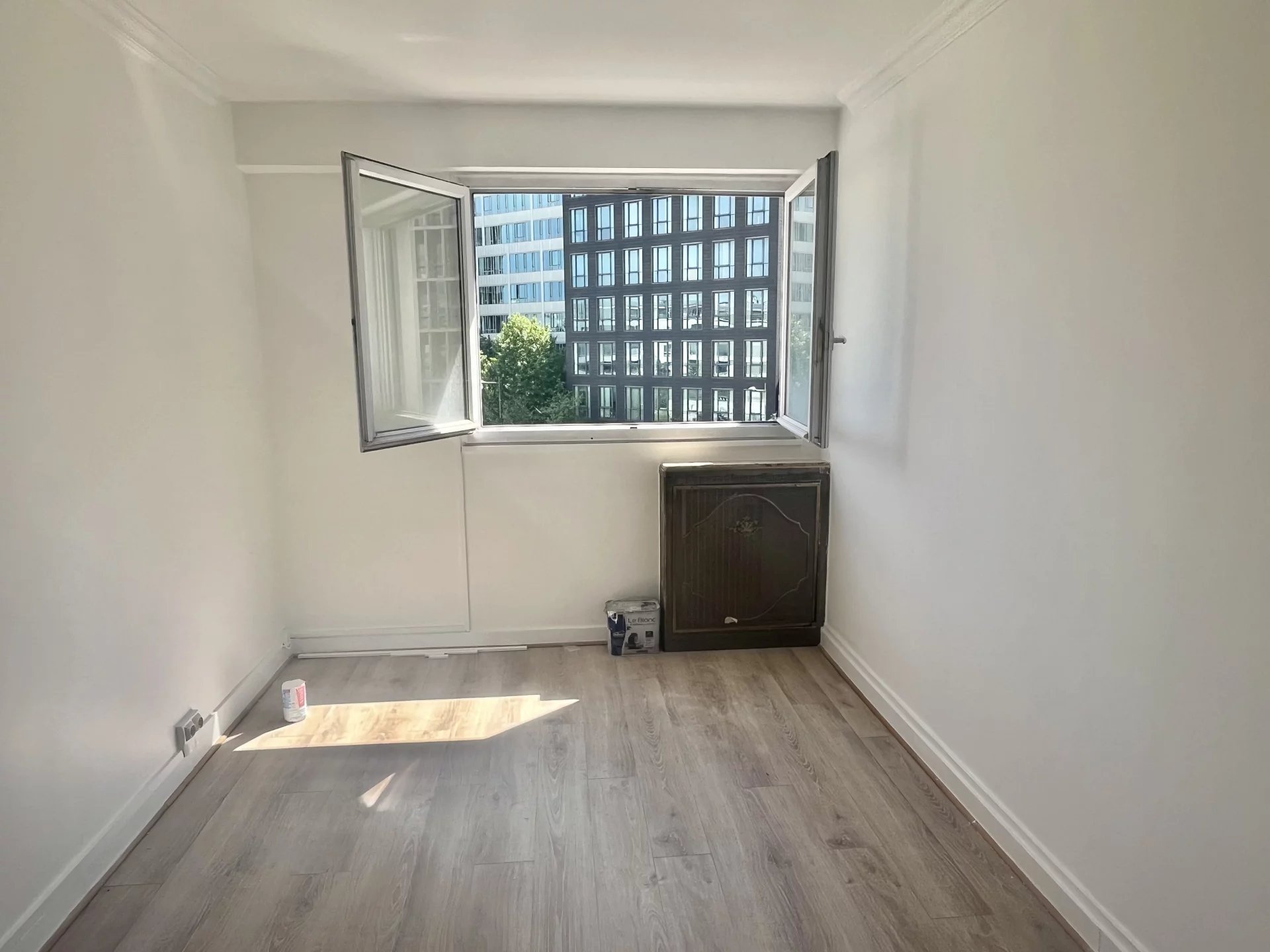 92120 MONTROUGE - APPARTEMENT 4 PIÈCES - Image Array
