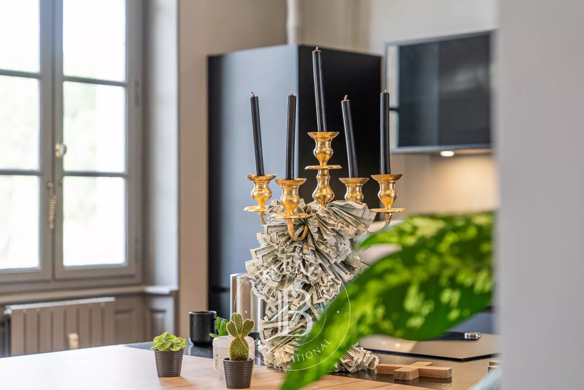 AIX-EN-PROVENCE - OLD APARTMENT RENOVED IN A CASTEL NESTLED IN A PARC -1700.7 FT2-2 BEDROOMS-GARAGE AND PARK. - picture 17