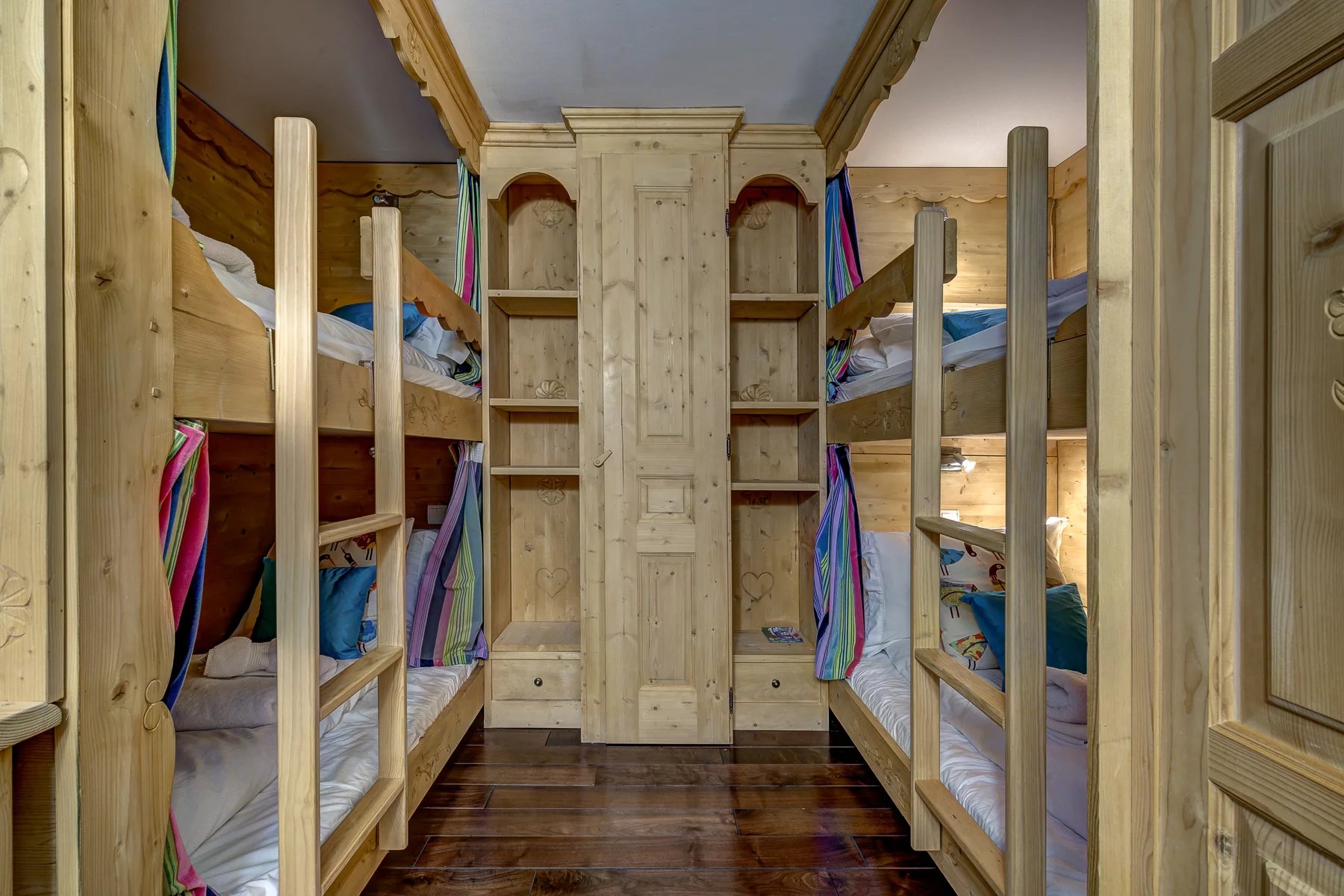 Photo of LES GETS - 5 bedroom chalet in Les Gets