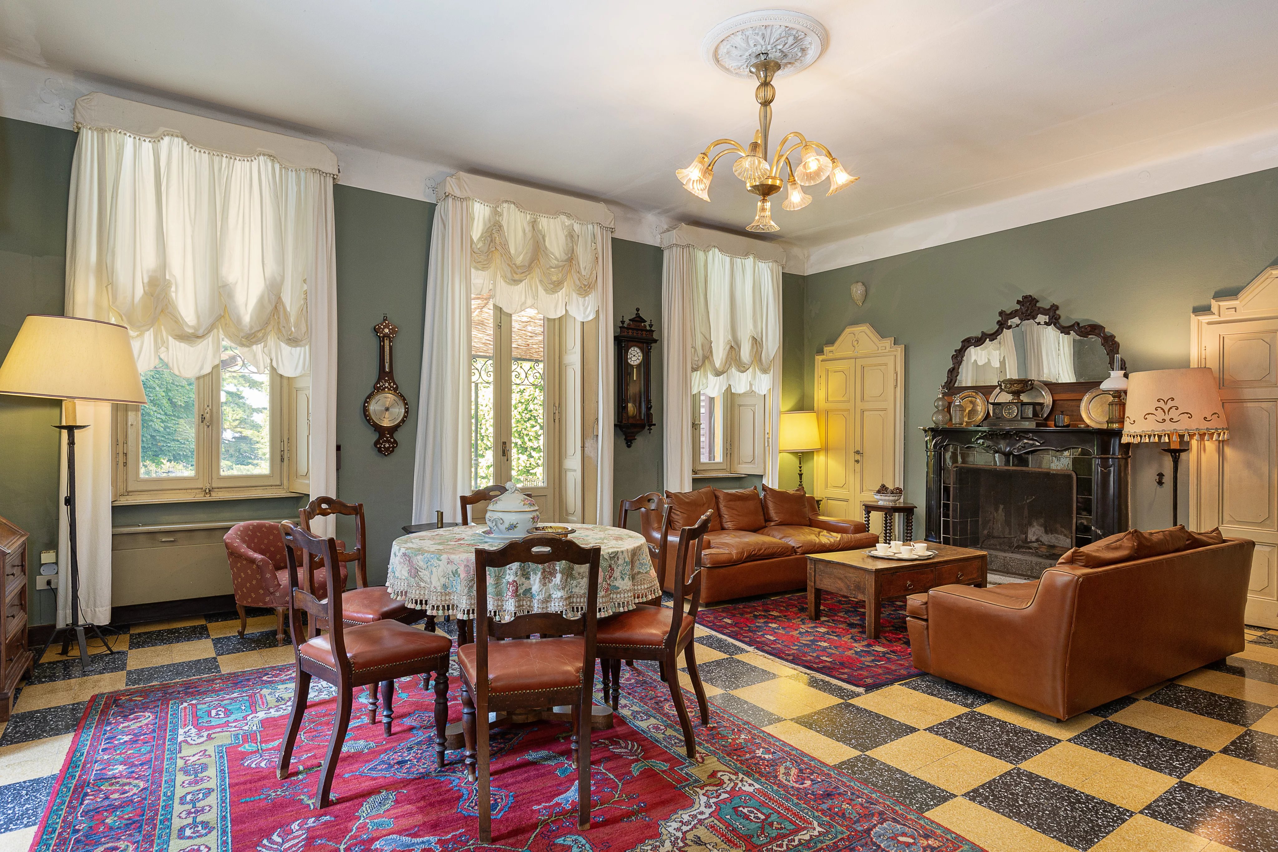 Villa D'Epoca with 7500 park - picture 32 title=
