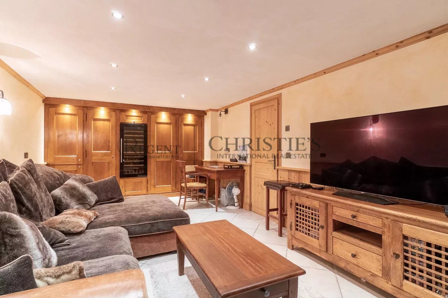4 Bedroom Villa/Townhouse's Image 12