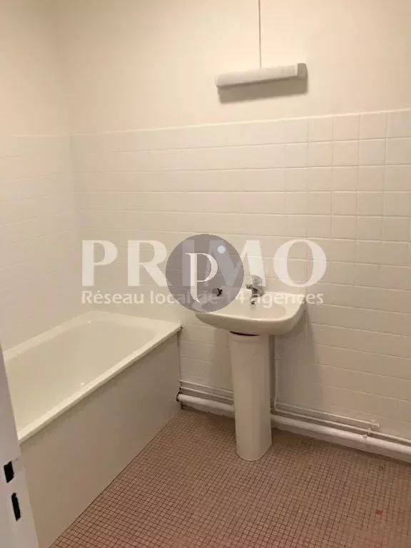 location-appartement-2-pieces-lhay-les-roses-83877449