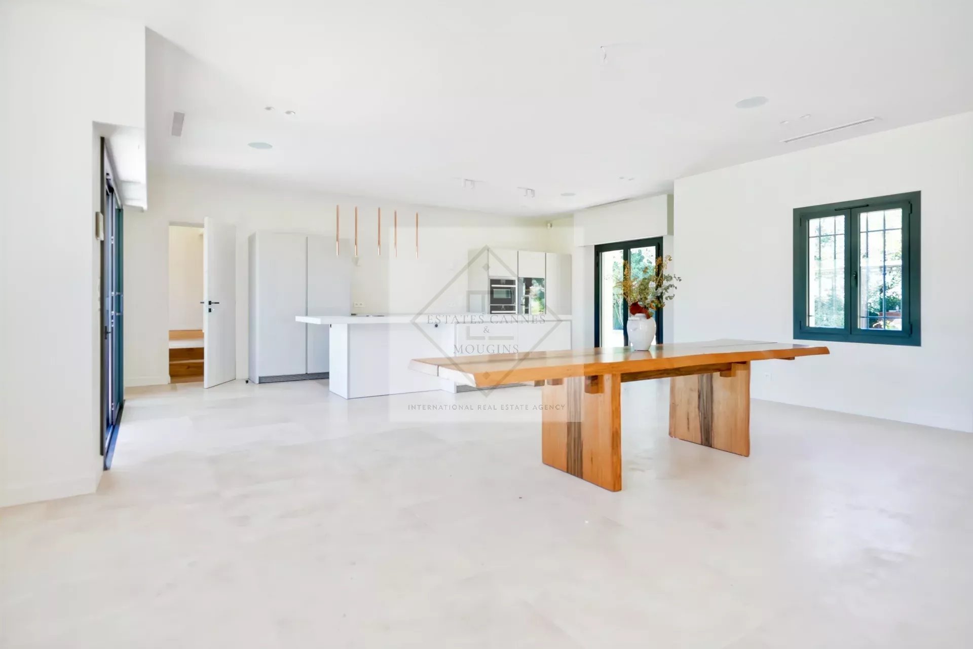 Villa neuve contemporaine de plain-pied dans un domaine de prestige à Mougins — photo 7