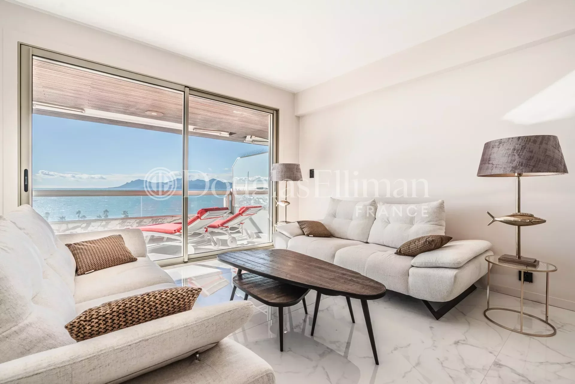 CANNES  – 3 pièces rénové avec vue panoramique sur la mer - Image nᵒ3